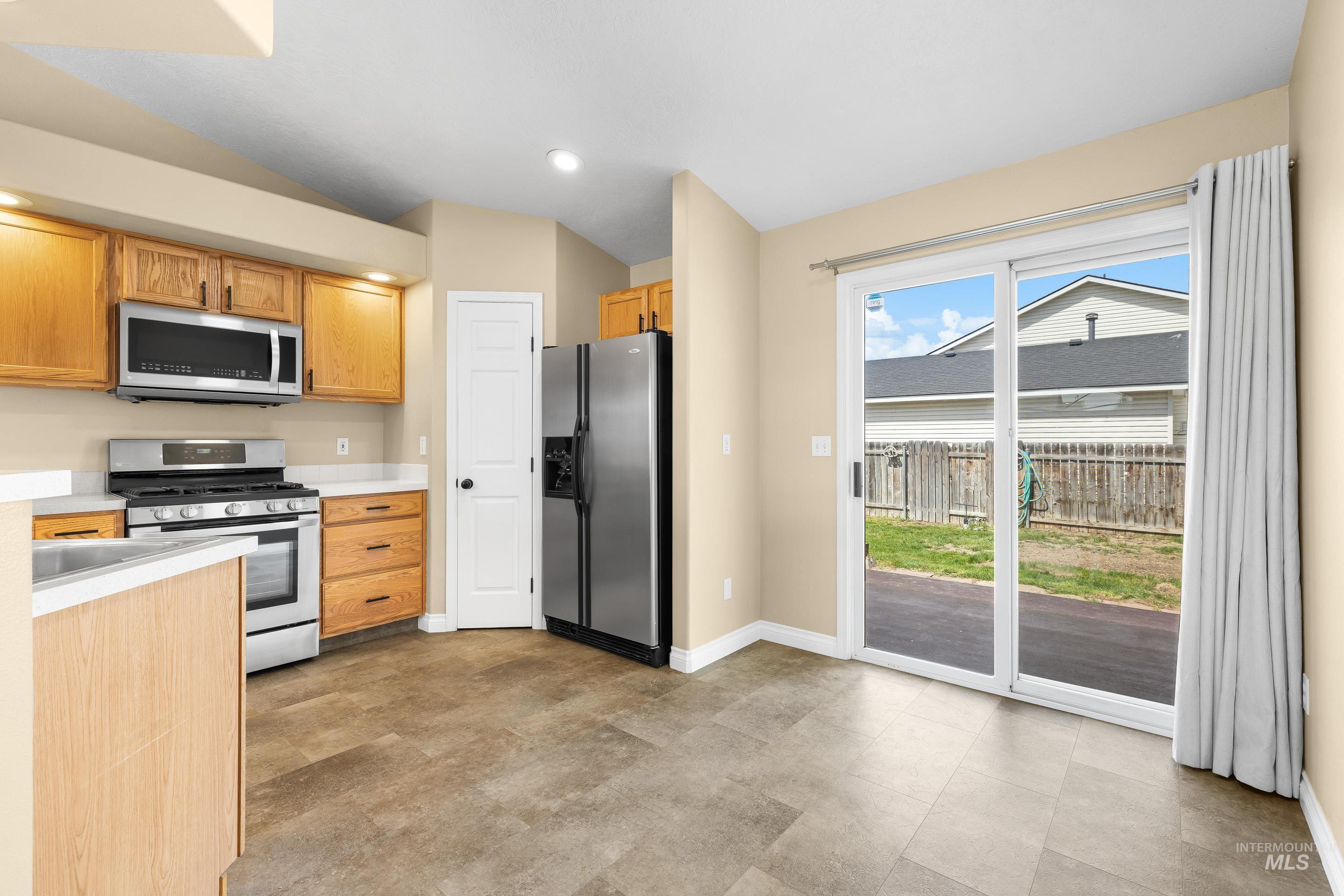 2016 W Curlew Street, Nampa, Idaho 83651, 3 Bedrooms, 2 Bathrooms, Residential For Sale, Price $395,900,MLS 98981467