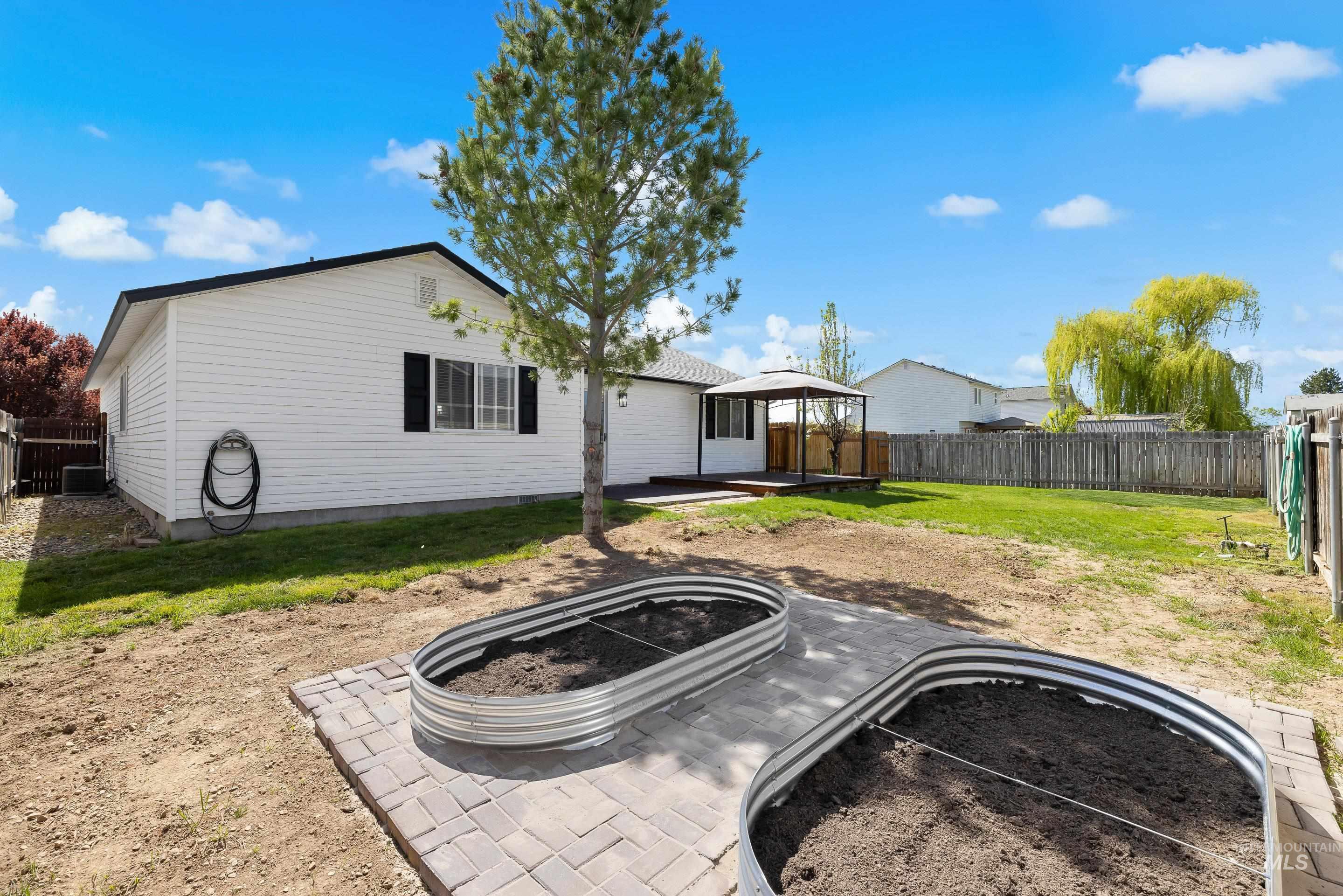 2016 W Curlew Street, Nampa, Idaho 83651, 3 Bedrooms, 2 Bathrooms, Residential For Sale, Price $395,900,MLS 98981467