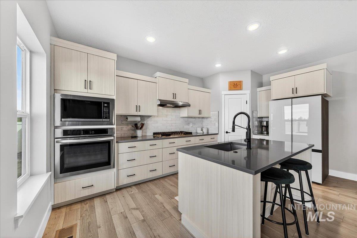 6025 S Catria Pl, Meridian, Idaho 83642, 3 Bedrooms, 2.5 Bathrooms, Residential For Sale, Price $499,900,MLS 98981477