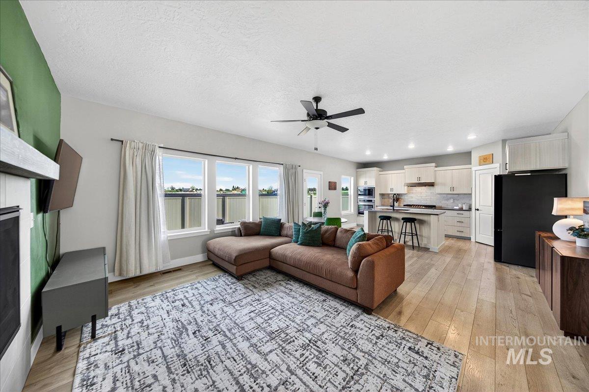 6025 S Catria Pl, Meridian, Idaho 83642, 3 Bedrooms, 2.5 Bathrooms, Residential For Sale, Price $499,900, 98981477