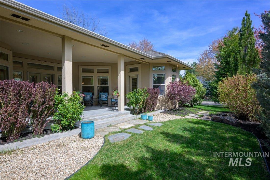 2135 W Forest Grove Ct, Eagle, Idaho 83616-7209, 4 Bedrooms, 3.5 Bathrooms, Residential For Sale, Price $985,000, 98981481