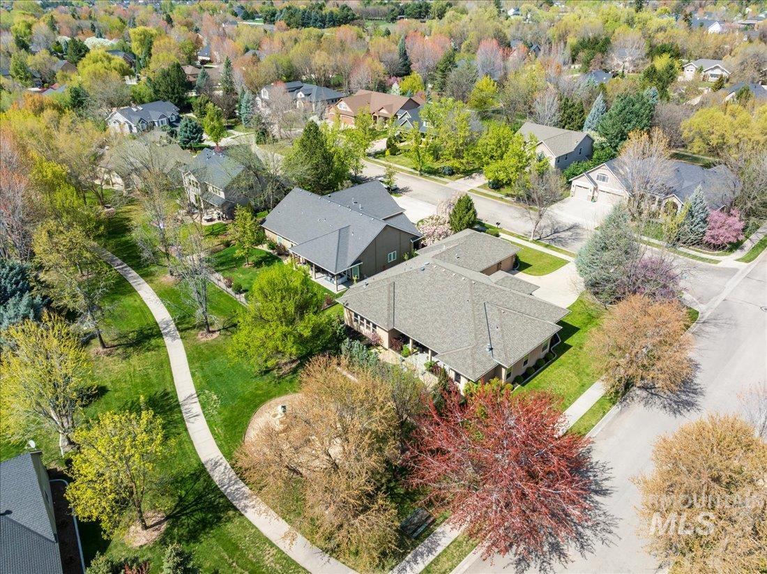 2135 W Forest Grove Ct, Eagle, Idaho 83616-7209, 4 Bedrooms, 3.5 Bathrooms, Residential For Sale, Price $985,000, 98981481