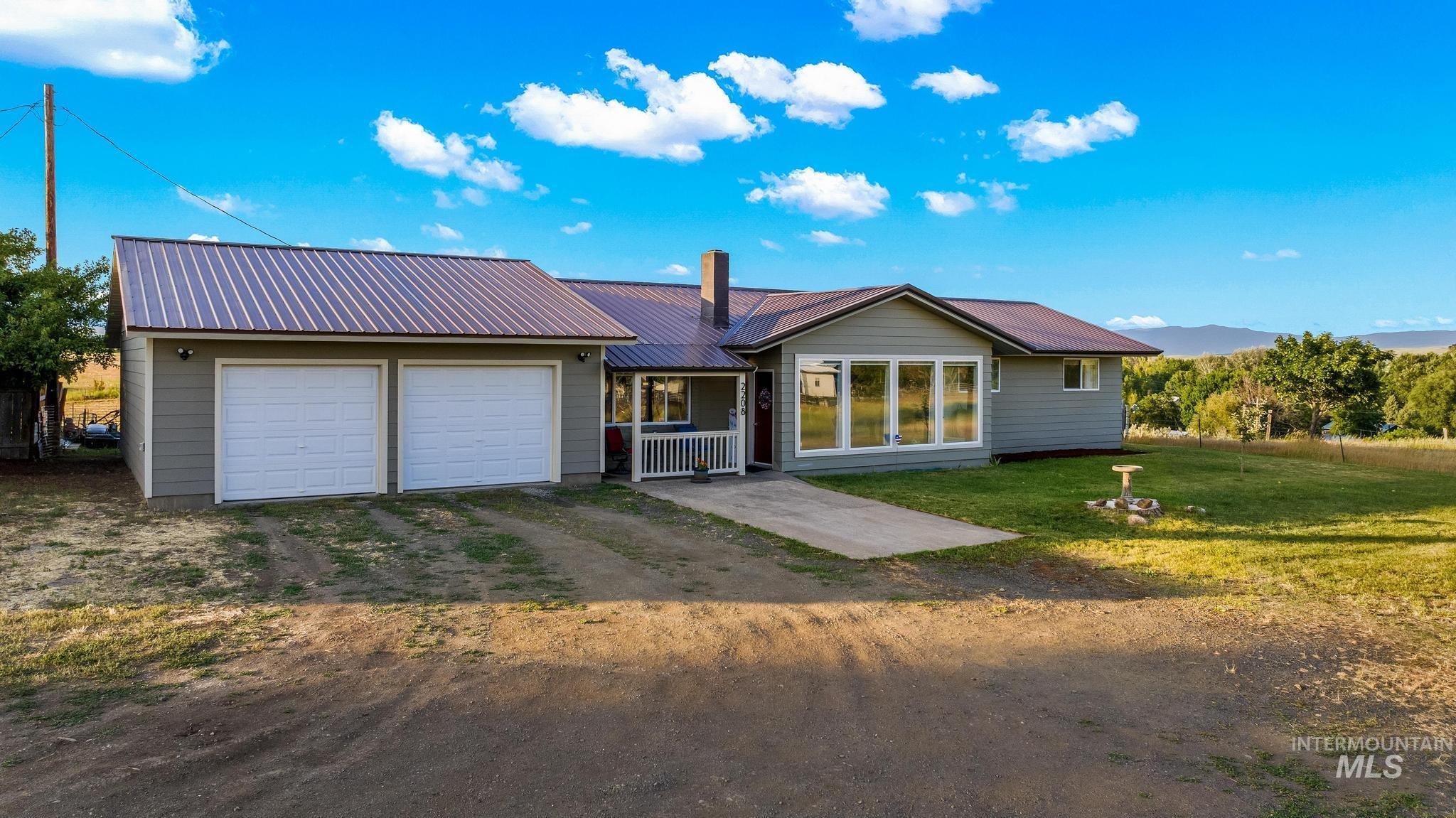 2208 Keithley Creek Rd, Midvale, Idaho 83645, 3 Bedrooms, 2 Bathrooms, Residential For Sale, Price $367,000, 98981491