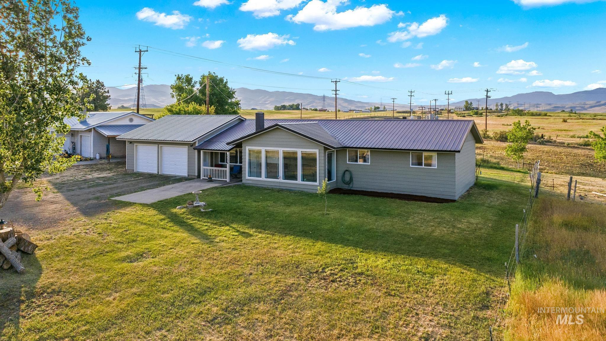 2208 Keithley Creek Rd, Midvale, Idaho 83645, 3 Bedrooms, 2 Bathrooms, Residential For Sale, Price $367,000, 98981491