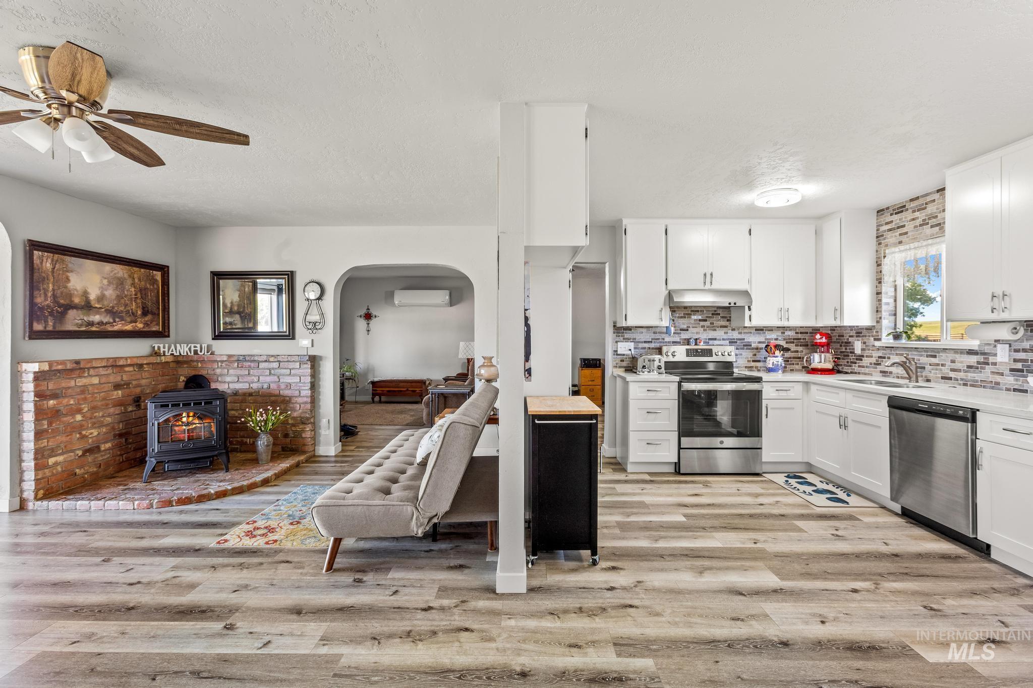 2208 Keithley Creek Rd, Midvale, Idaho 83645, 3 Bedrooms, 2 Bathrooms, Residential For Sale, Price $367,000, 98981491