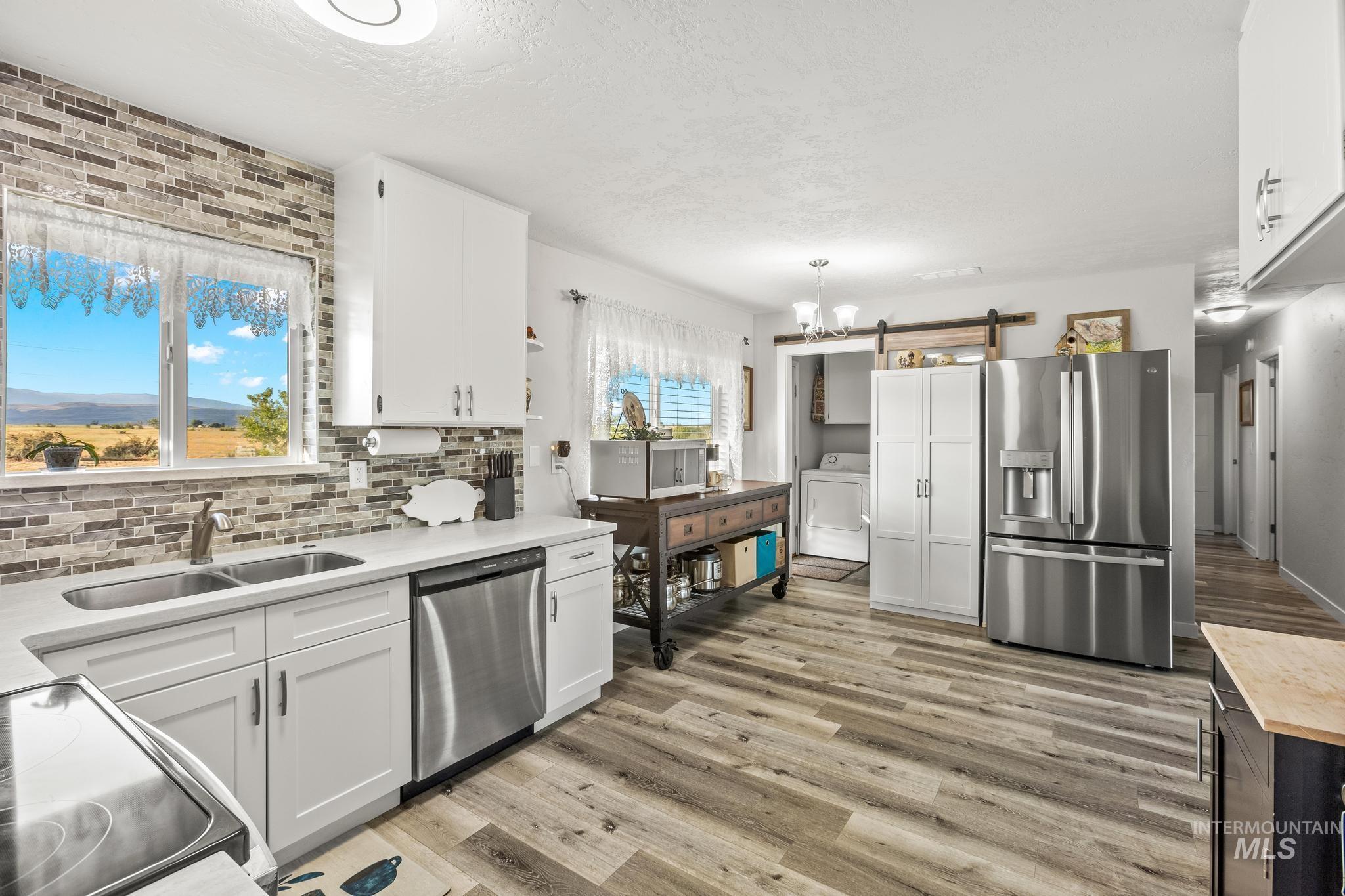 2208 Keithley Creek Rd, Midvale, Idaho 83645, 3 Bedrooms, 2 Bathrooms, Residential For Sale, Price $367,000, 98981491