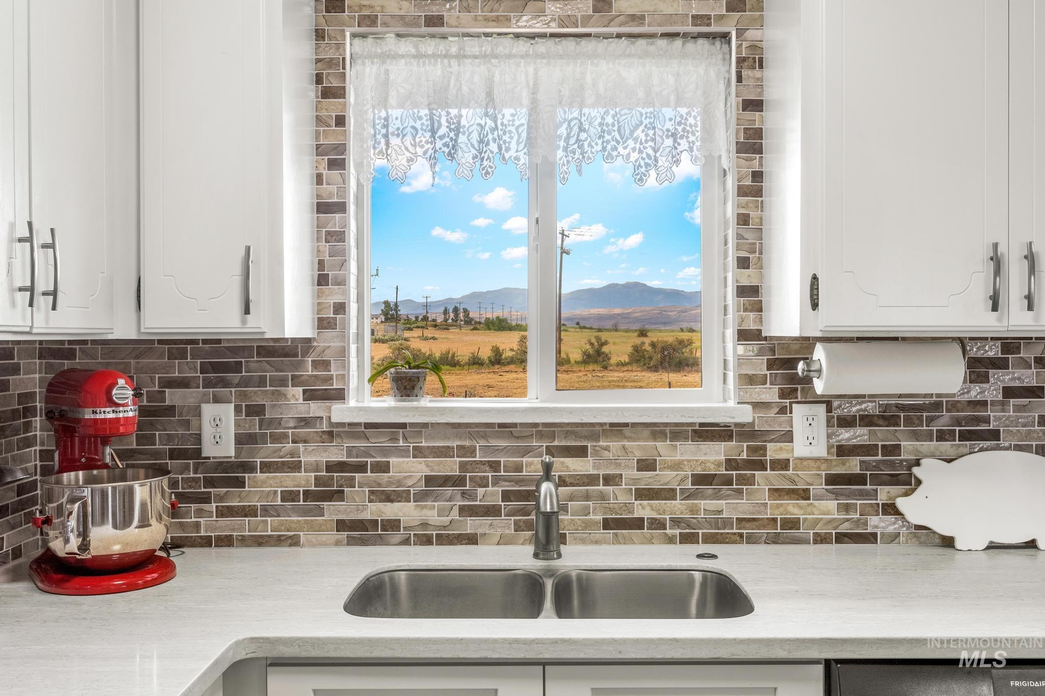 2208 Keithley Creek Rd, Midvale, Idaho 83645, 3 Bedrooms, 2 Bathrooms, Residential For Sale, Price $367,000, 98981491