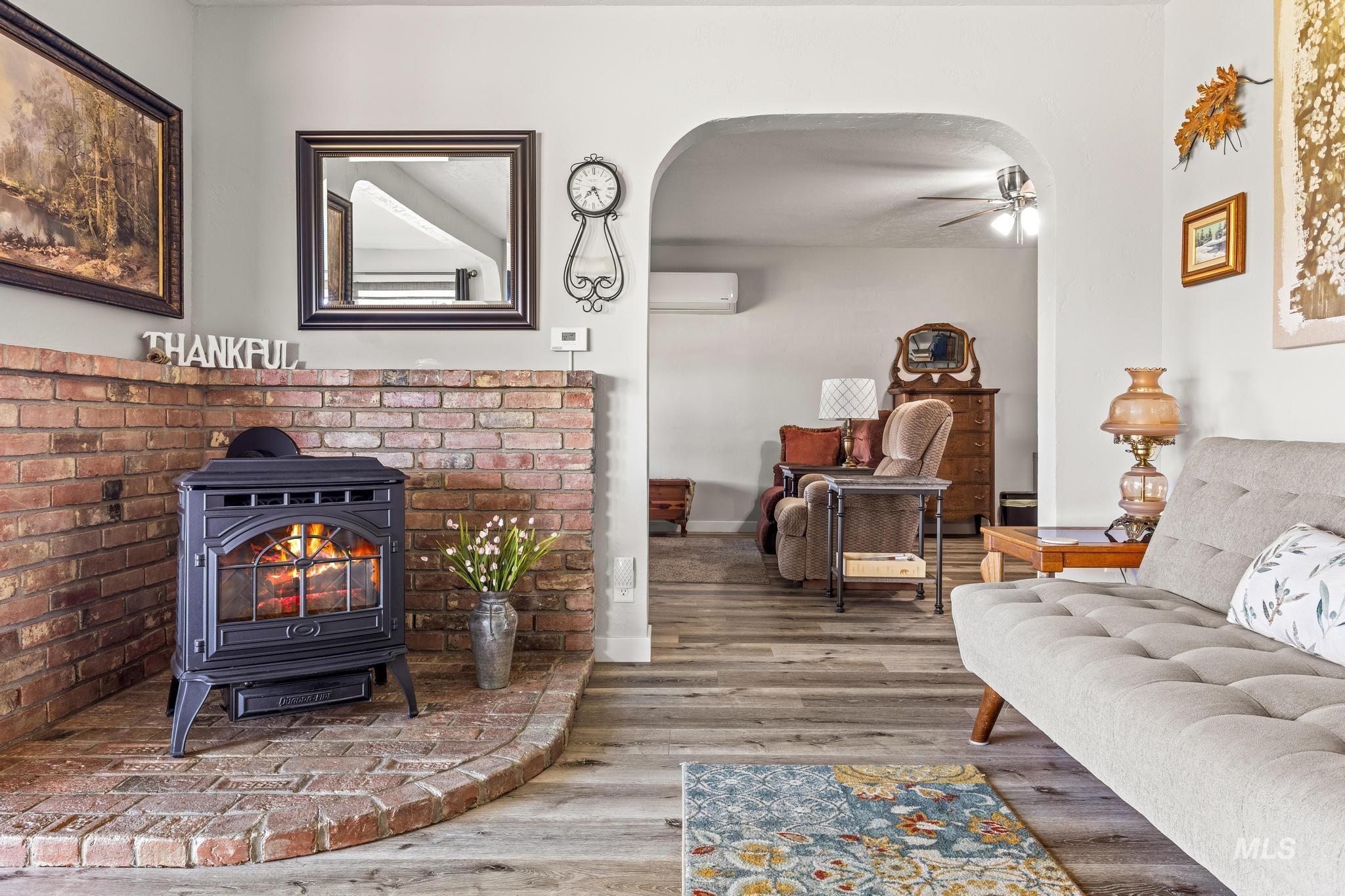 2208 Keithley Creek Rd, Midvale, Idaho 83645, 3 Bedrooms, 2 Bathrooms, Residential For Sale, Price $367,000, 98981491