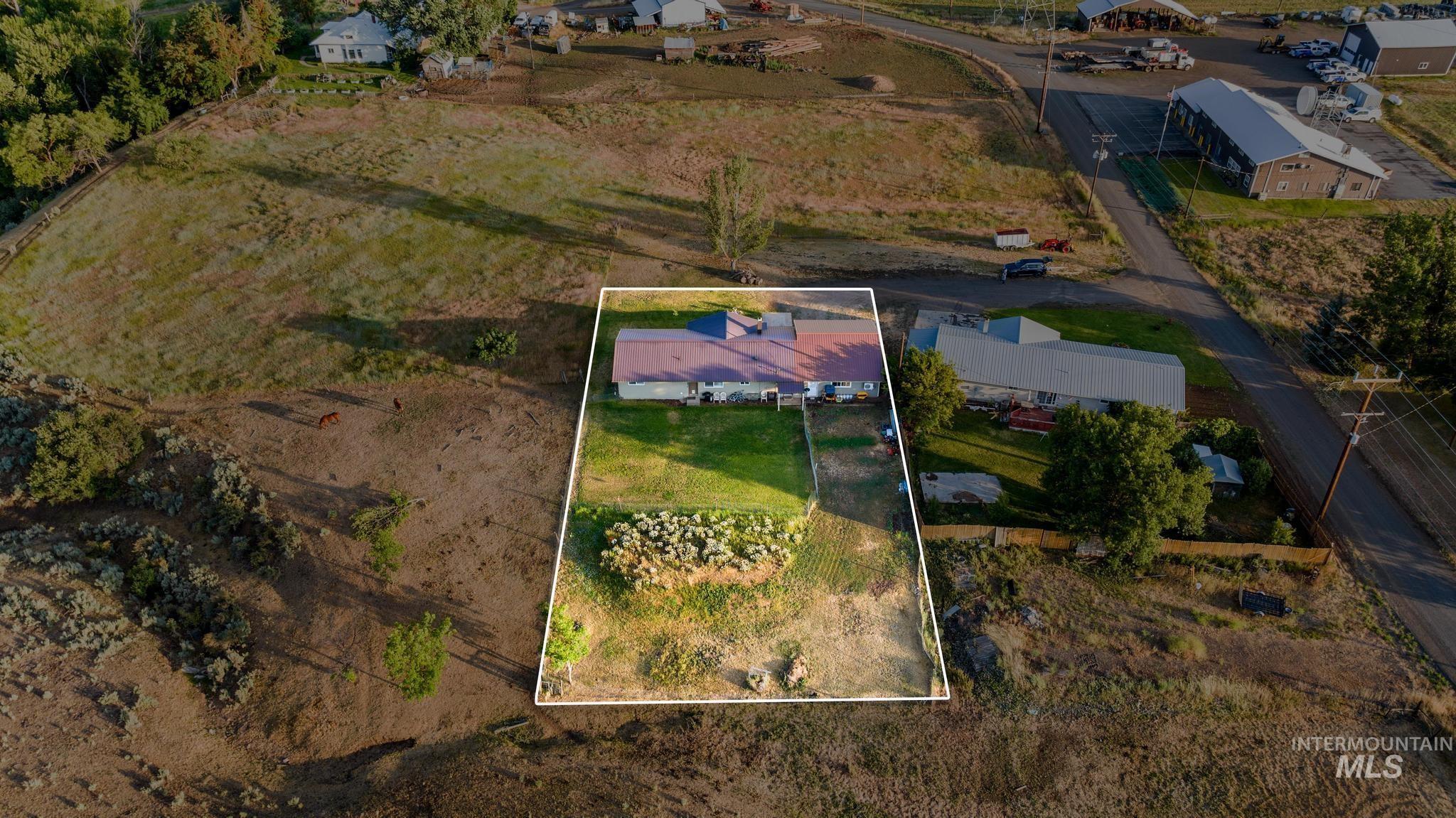 2208 Keithley Creek Rd, Midvale, Idaho 83645, 3 Bedrooms, 2 Bathrooms, Residential For Sale, Price $367,000, 98981491