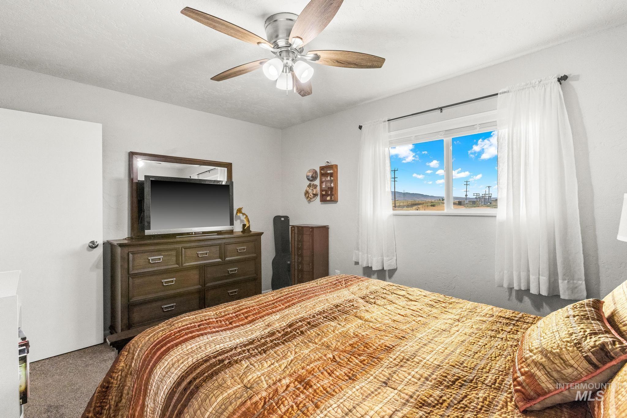 2208 Keithley Creek Rd, Midvale, Idaho 83645, 3 Bedrooms, 2 Bathrooms, Residential For Sale, Price $367,000, 98981491