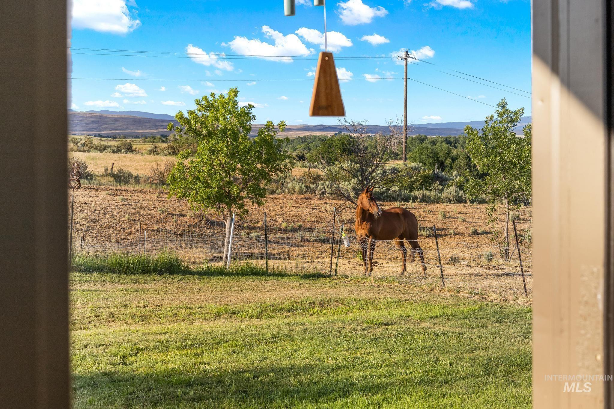 2208 Keithley Creek Rd, Midvale, Idaho 83645, 3 Bedrooms, 2 Bathrooms, Residential For Sale, Price $367,000, 98981491