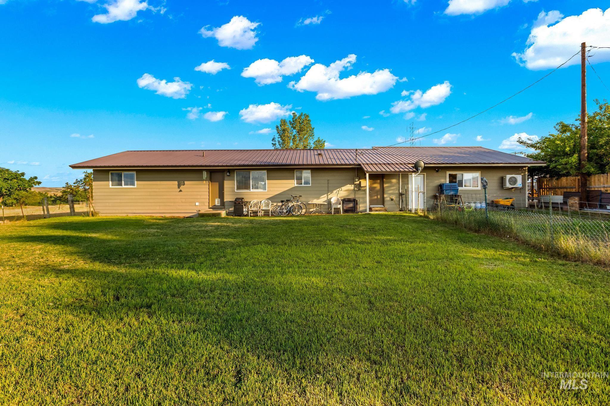 2208 Keithley Creek Rd, Midvale, Idaho 83645, 3 Bedrooms, 2 Bathrooms, Residential For Sale, Price $367,000, 98981491