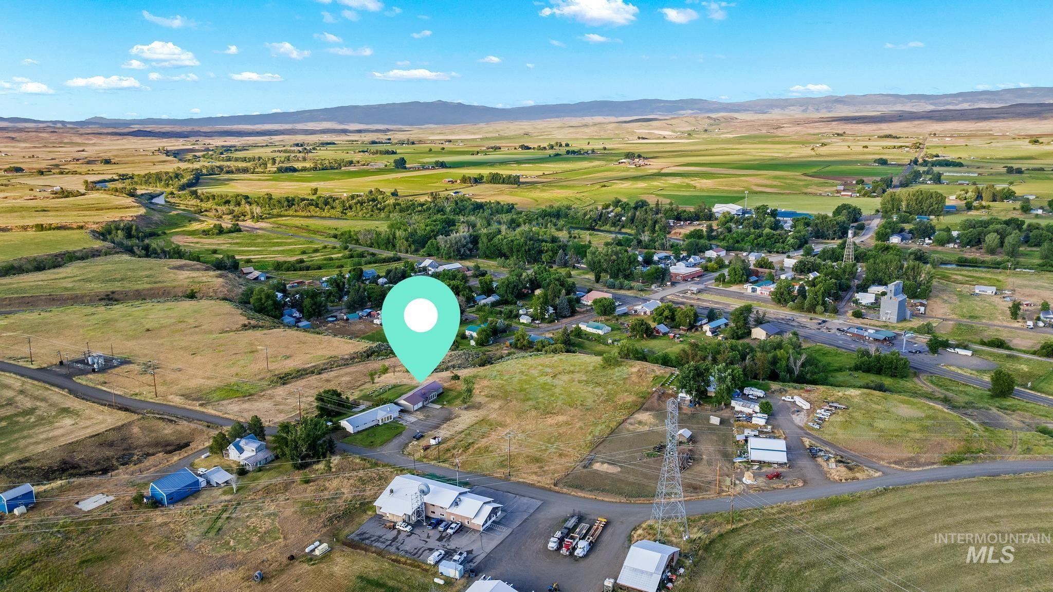 2208 Keithley Creek Rd, Midvale, Idaho 83645, 3 Bedrooms, 2 Bathrooms, Residential For Sale, Price $367,000, 98981491