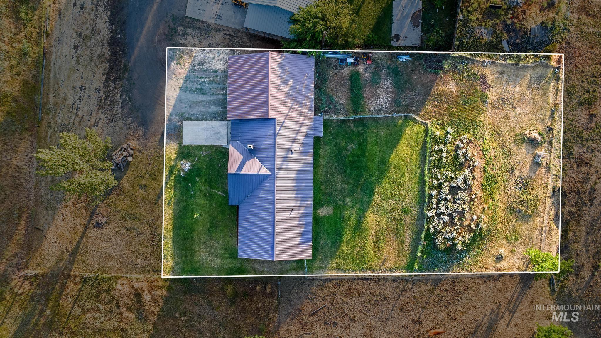 2208 Keithley Creek Rd, Midvale, Idaho 83645, 3 Bedrooms, 2 Bathrooms, Residential For Sale, Price $367,000, 98981491