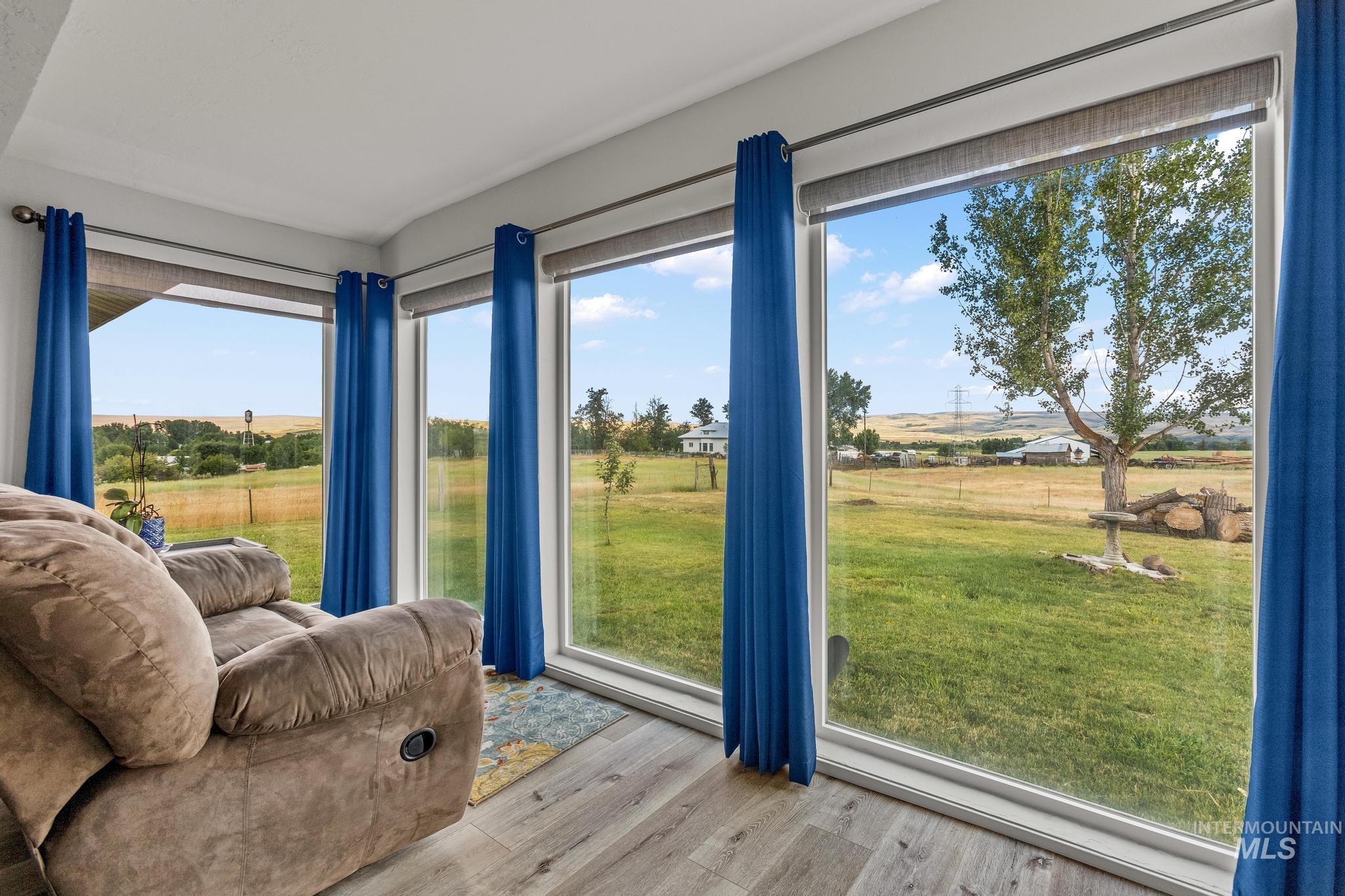 2208 Keithley Creek Rd, Midvale, Idaho 83645, 3 Bedrooms, 2 Bathrooms, Residential For Sale, Price $367,000, 98981491