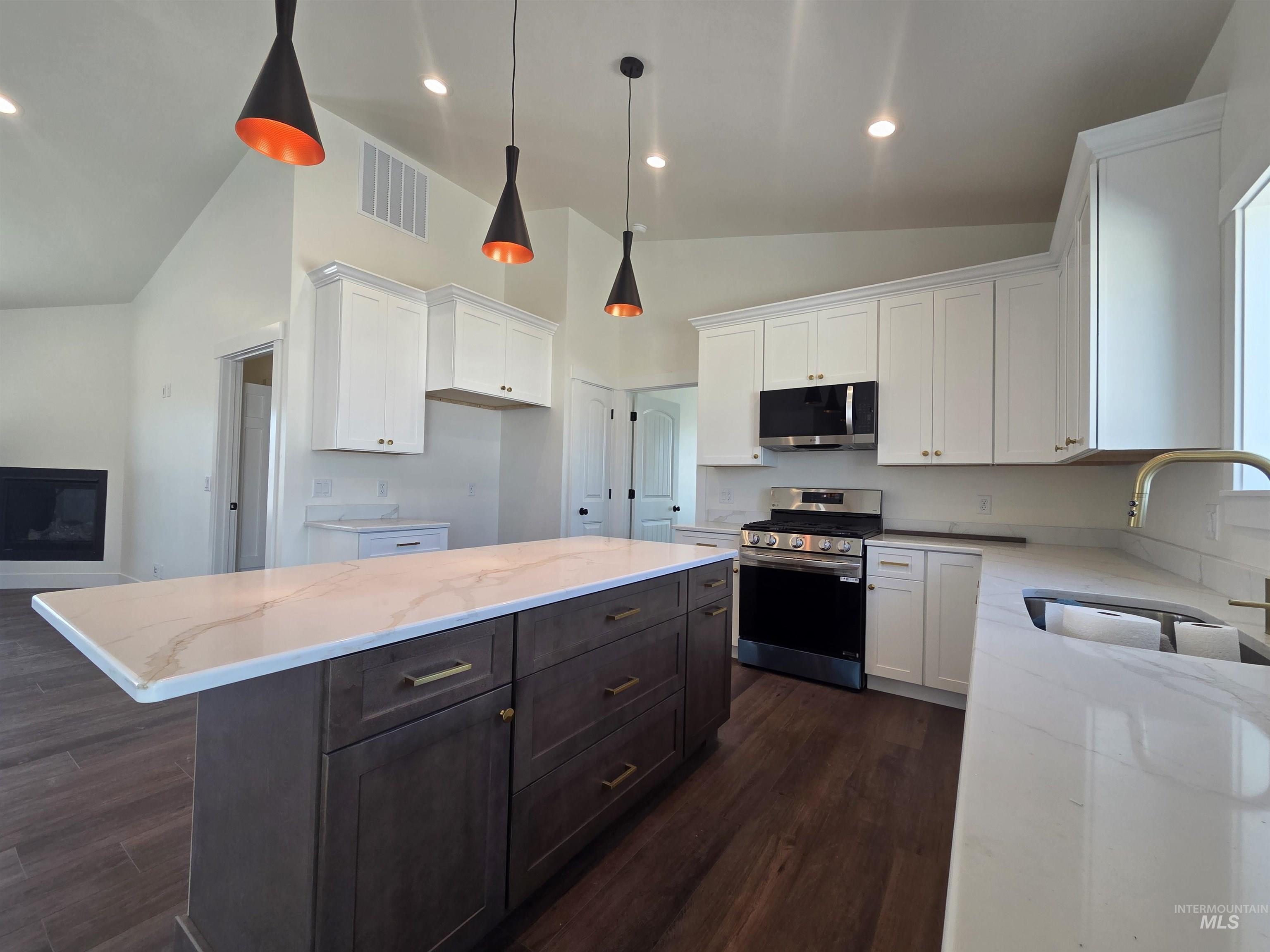 1512 Belle Drive, Rupert, Idaho 83350, 4 Bedrooms, 2 Bathrooms, Residential For Sale, Price $369,999, 98981554