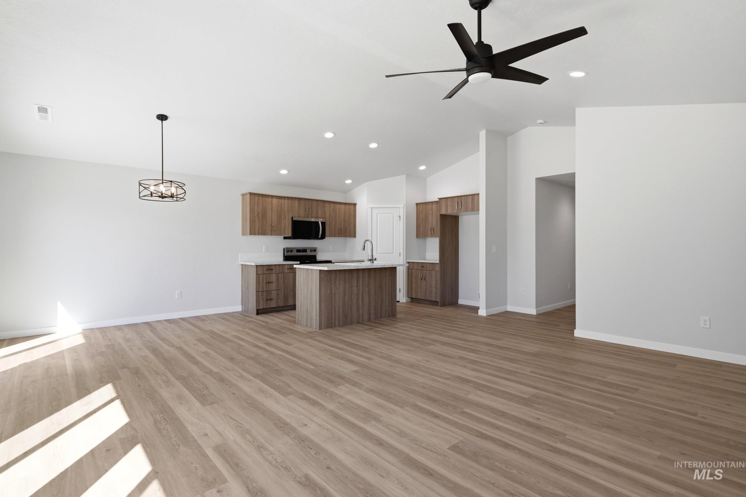 511 Pine St, New Plymouth, Idaho 83655, 3 Bedrooms, 2 Bathrooms, Residential For Sale, Price $403,990, 98981567