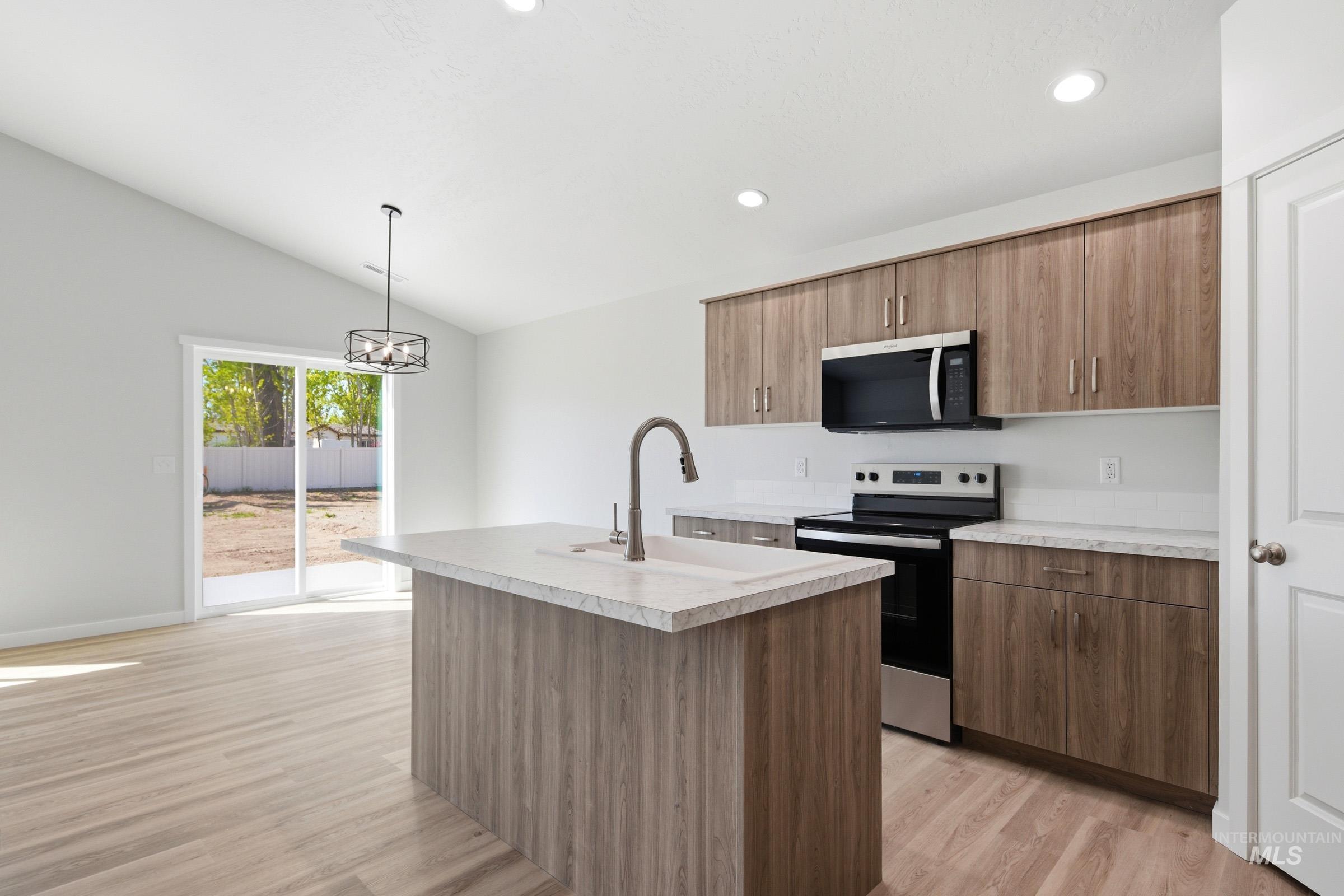 511 Pine St, New Plymouth, Idaho 83655, 3 Bedrooms, 2 Bathrooms, Residential For Sale, Price $403,990, 98981567