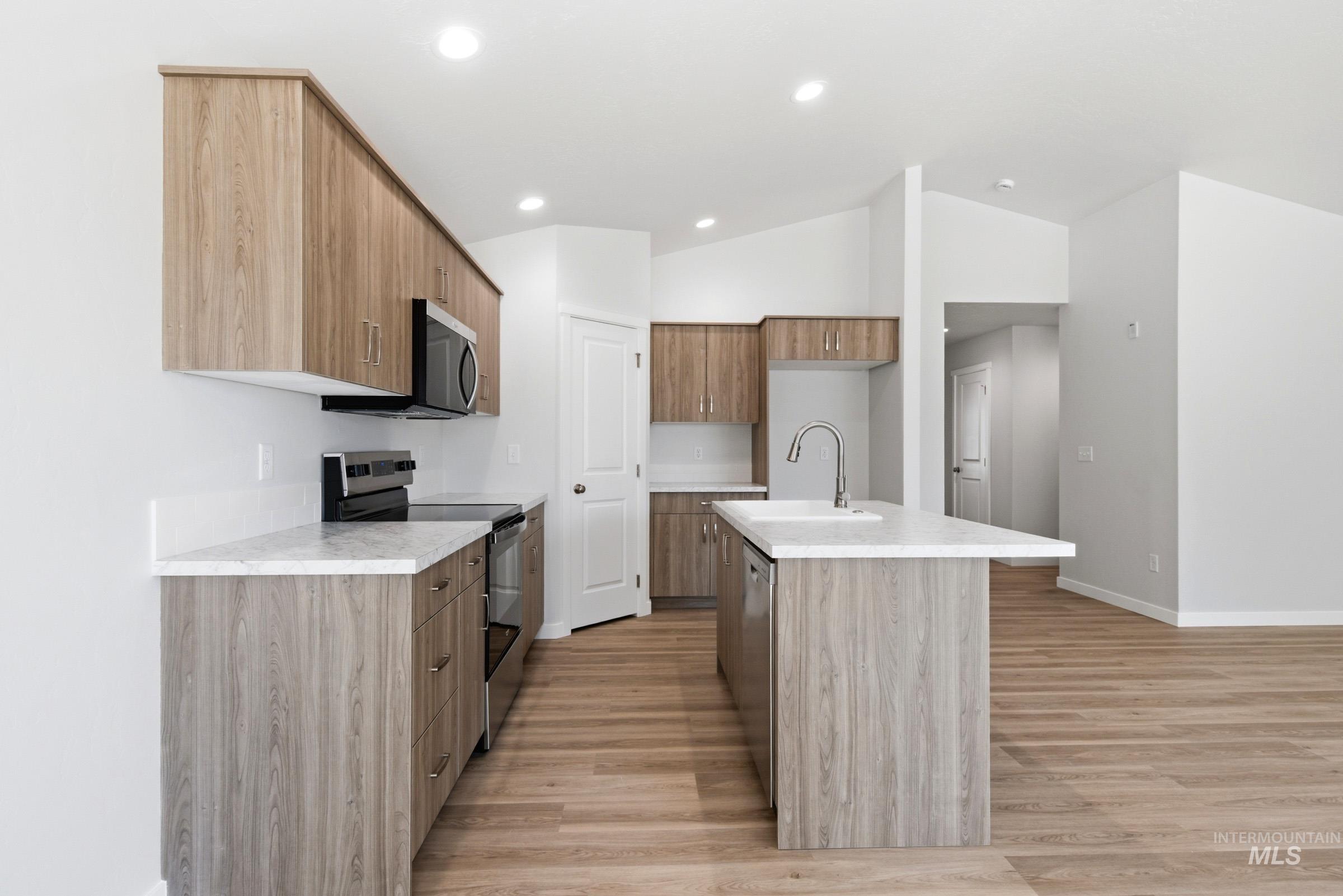 511 Pine St, New Plymouth, Idaho 83655, 3 Bedrooms, 2 Bathrooms, Residential For Sale, Price $403,990, 98981567
