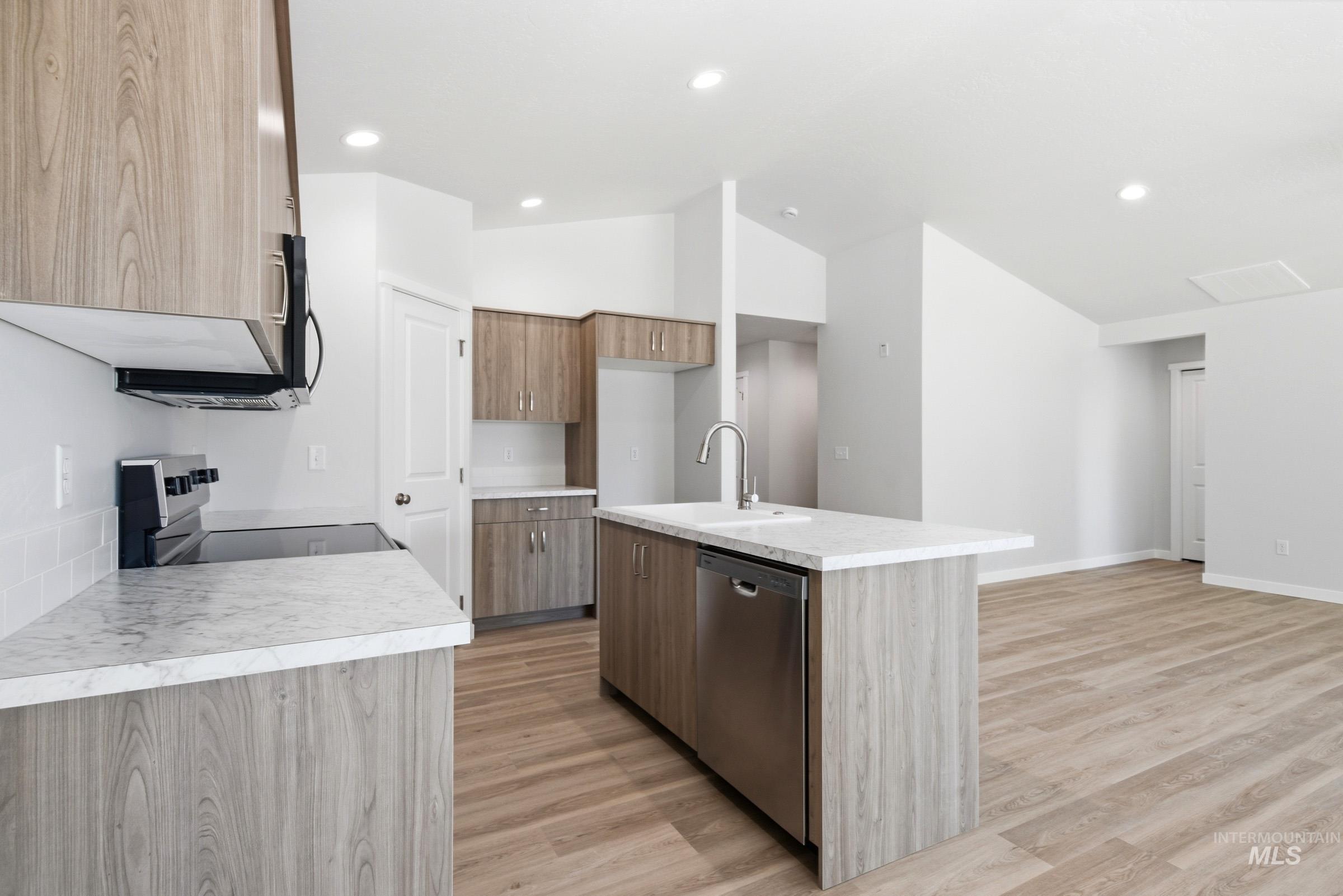 511 Pine St, New Plymouth, Idaho 83655, 3 Bedrooms, 2 Bathrooms, Residential For Sale, Price $403,990, 98981567