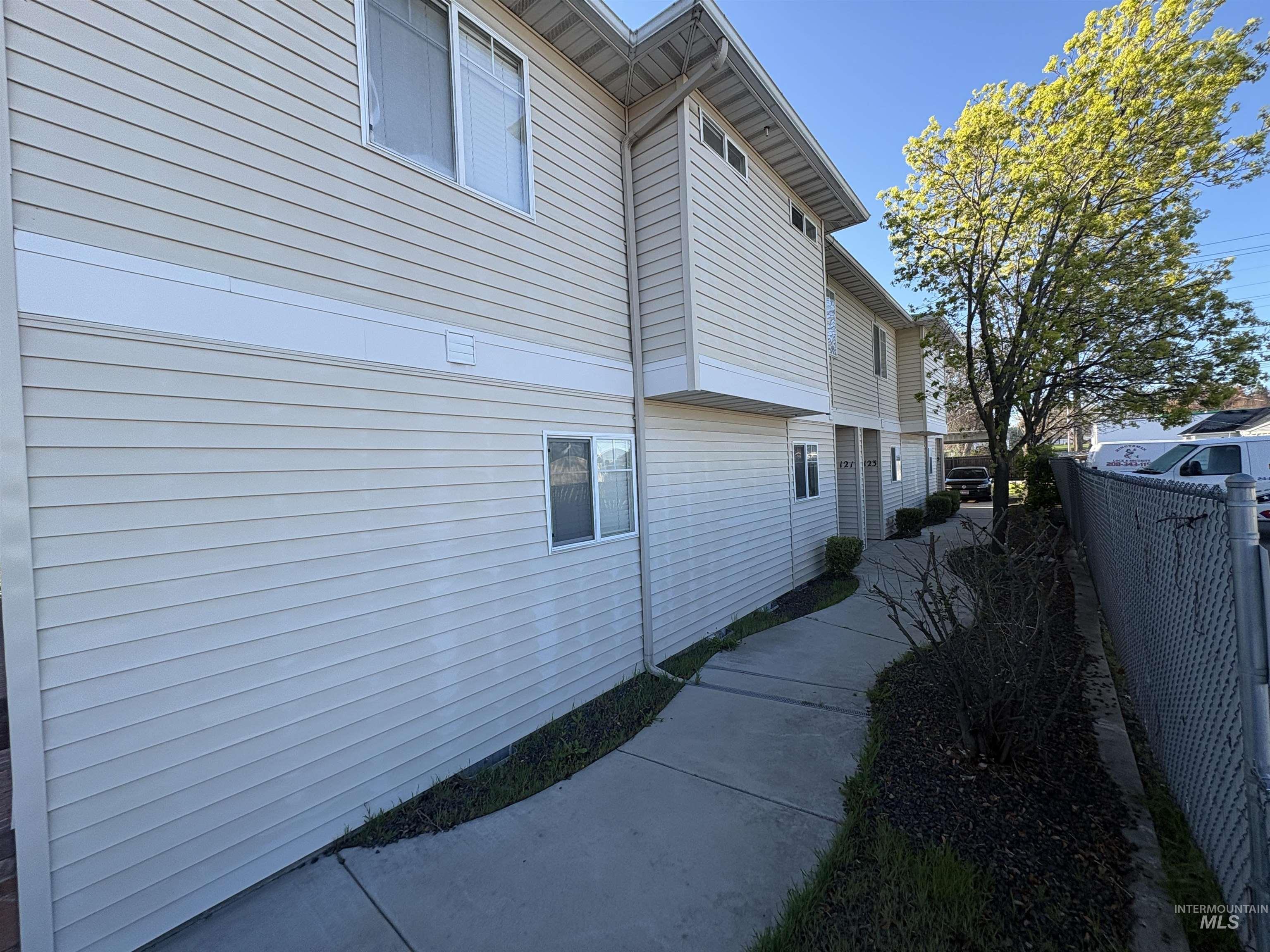 119-125 E King St, Meridian, Idaho 83642, 2 Bedrooms, 2 Bathrooms, Residential Income For Sale, Price $995,000, 98981568