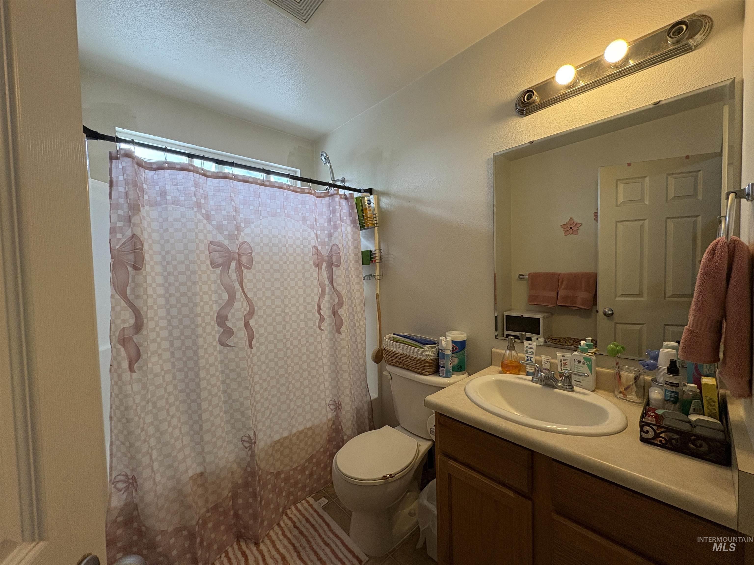 119-125 E King St, Meridian, Idaho 83642, 2 Bedrooms, 2 Bathrooms, Residential Income For Sale, Price $995,000,MLS 98981568