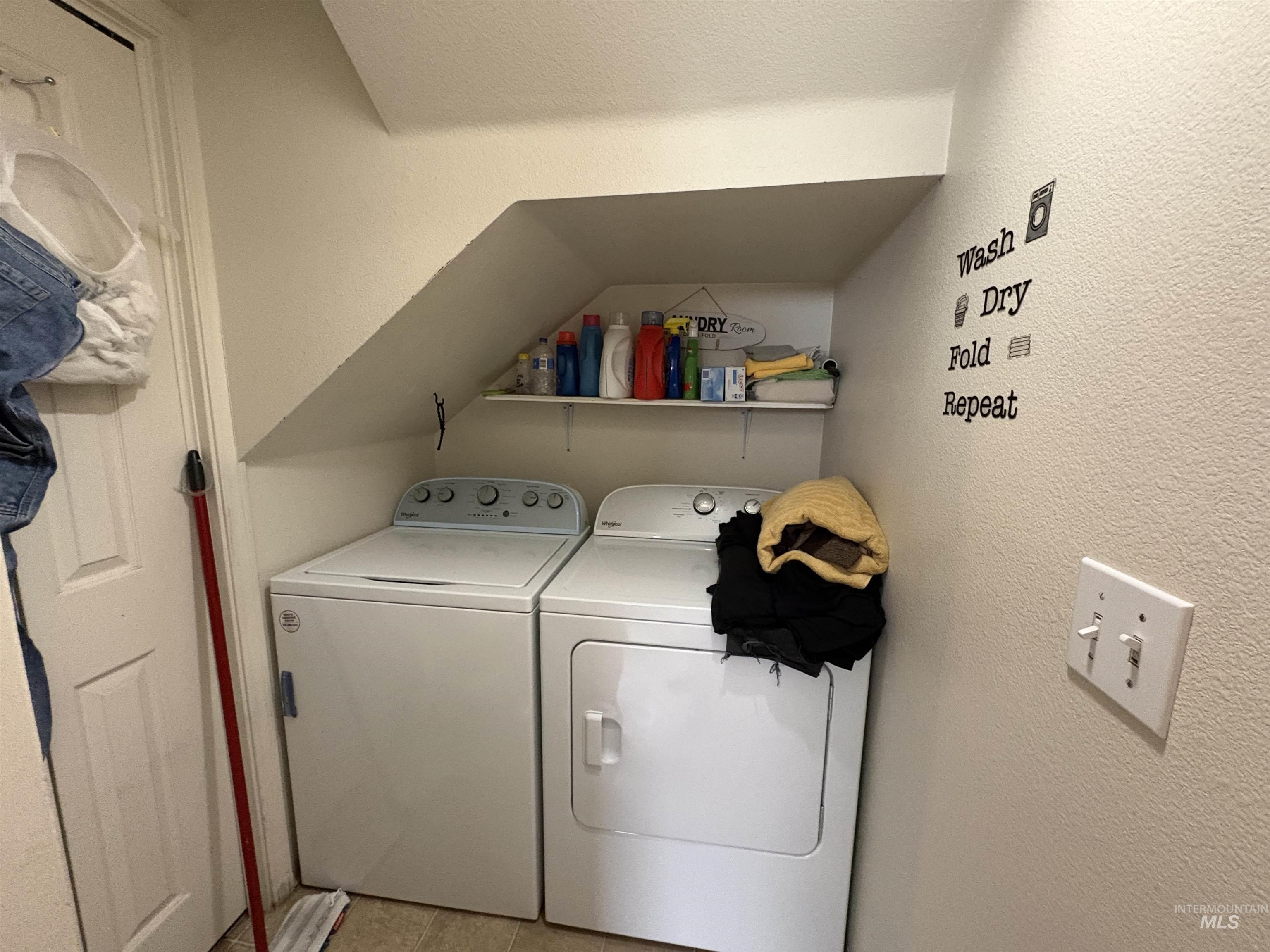 119-125 E King St, Meridian, Idaho 83642, 2 Bedrooms, 2 Bathrooms, Residential Income For Sale, Price $995,000,MLS 98981568