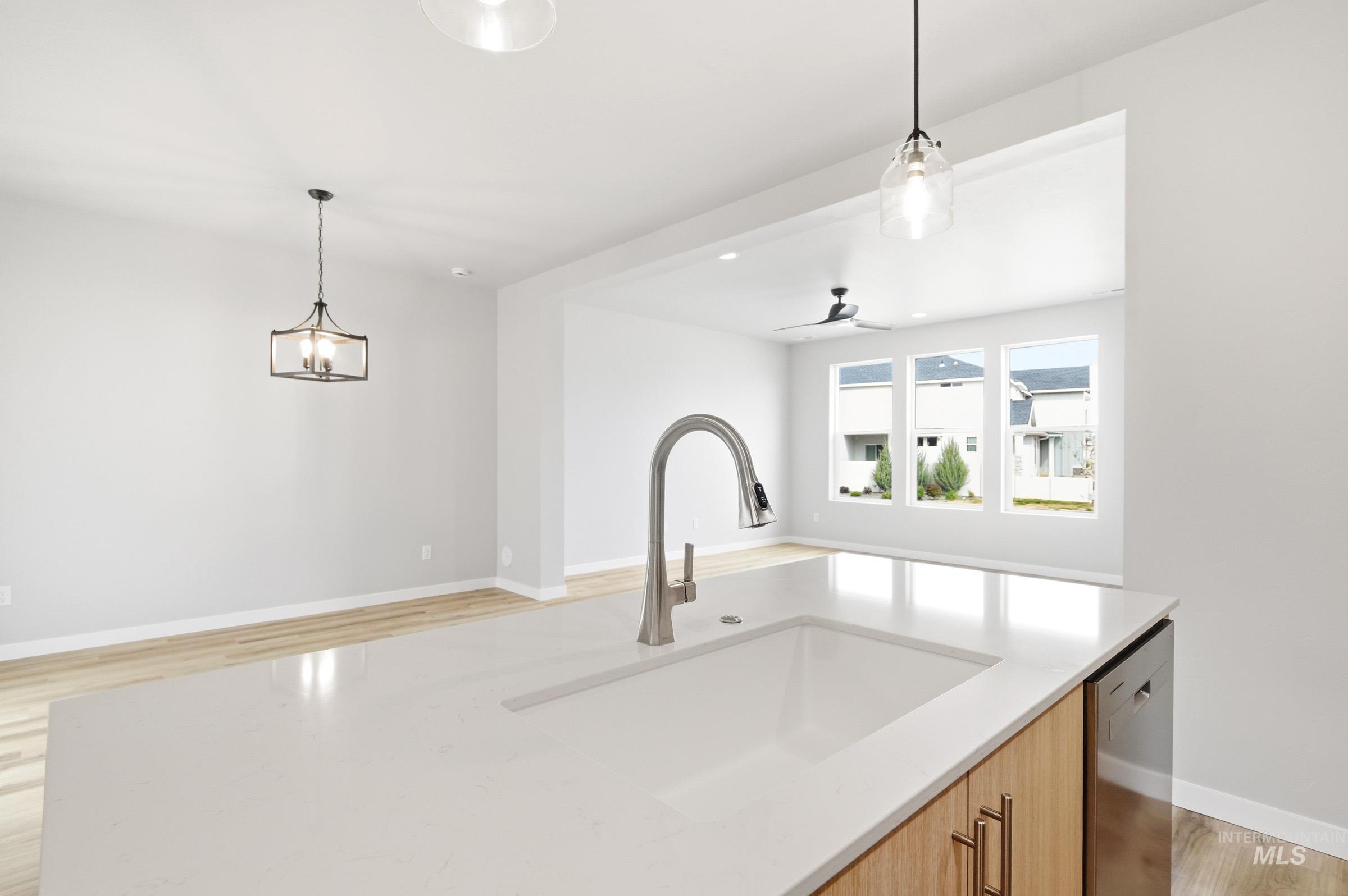 6723 W Fairy Falls Dr, Meridian, Idaho 83646, 3 Bedrooms, 2.5 Bathrooms, Residential For Sale, Price $471,990, 98981571