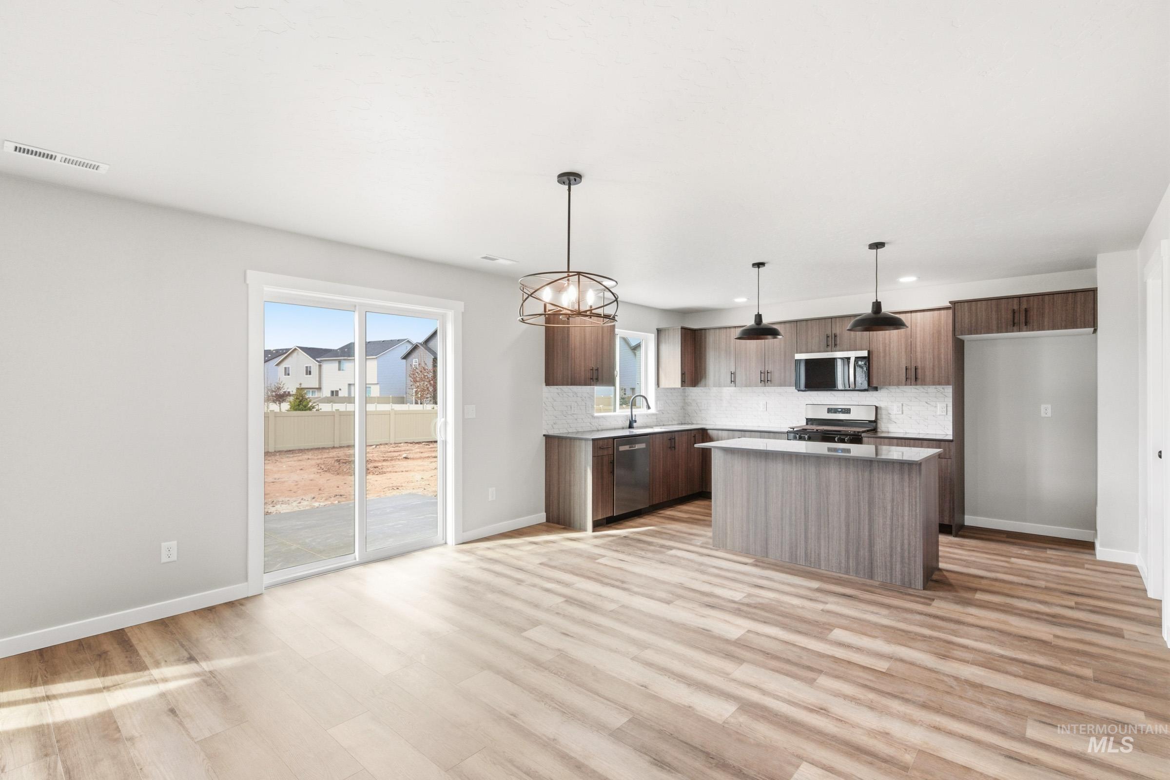 6645 W Plateau Creek Dr, Meridian, Idaho 83646, 4 Bedrooms, 2.5 Bathrooms, Residential For Sale, Price $549,990, 98981572