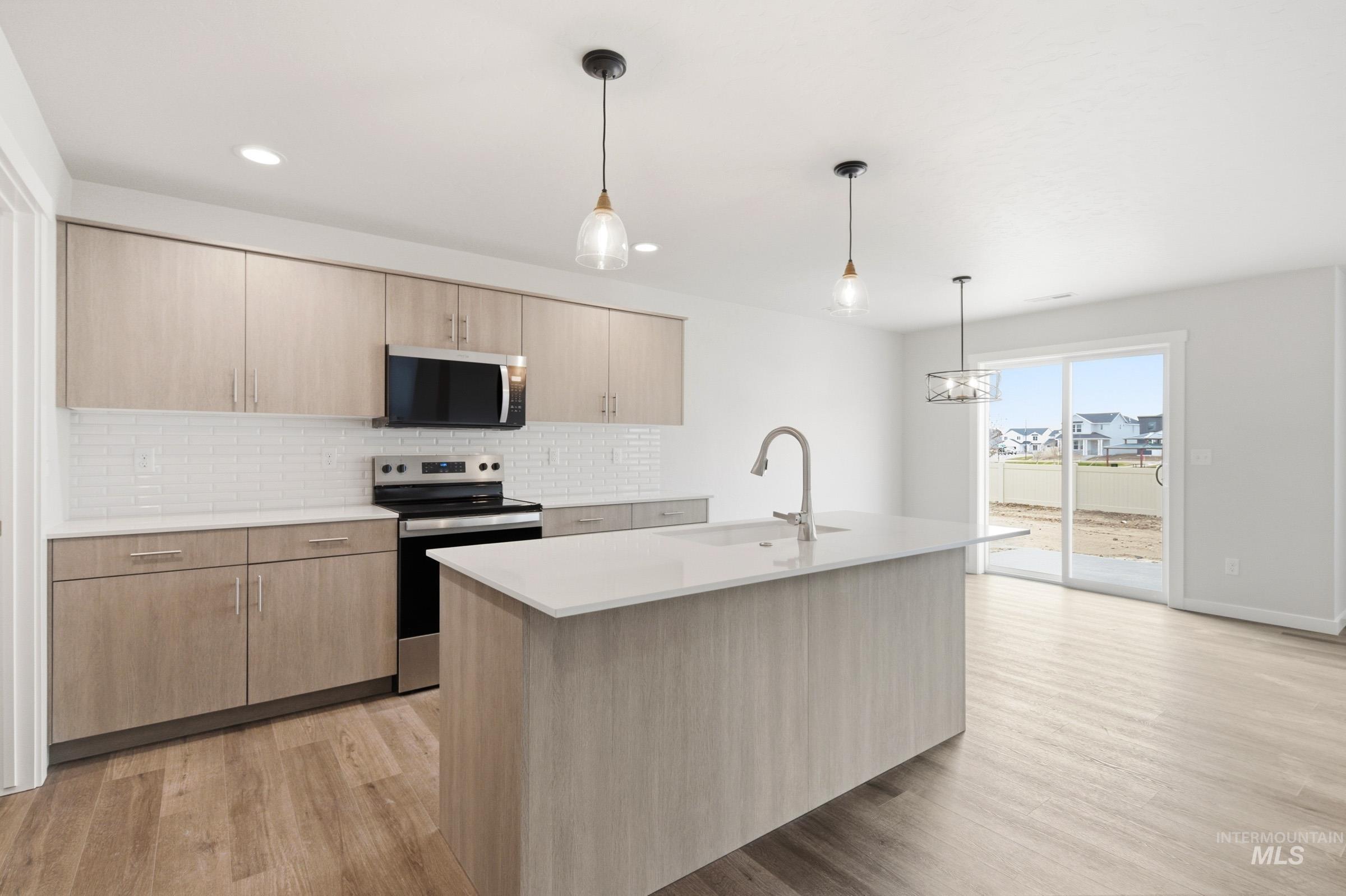 6671 W Plateau Creek Dr, Meridian, Idaho 83646, 3 Bedrooms, 2.5 Bathrooms, Residential For Sale, Price $472,990, 98981575