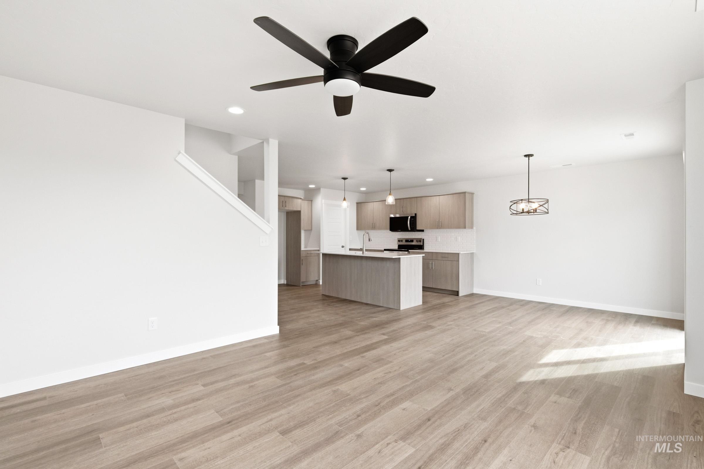 6671 W Plateau Creek Dr, Meridian, Idaho 83646, 3 Bedrooms, 2.5 Bathrooms, Residential For Sale, Price $472,990, 98981575