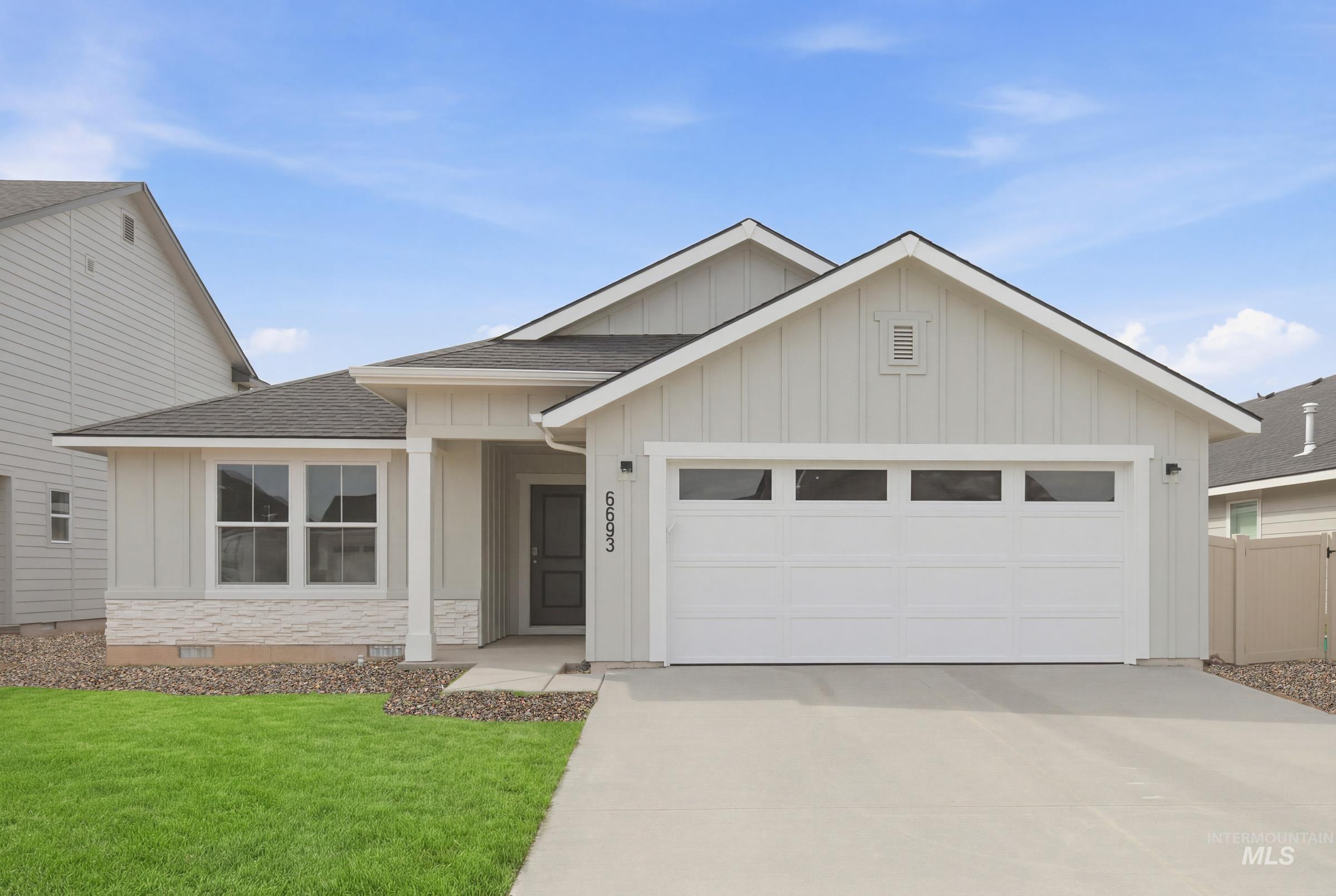 6693 W Plateau Creek Dr, Meridian, Idaho 83646, 3 Bedrooms, 2 Bathrooms, Residential For Sale, Price $467,990, 98981576