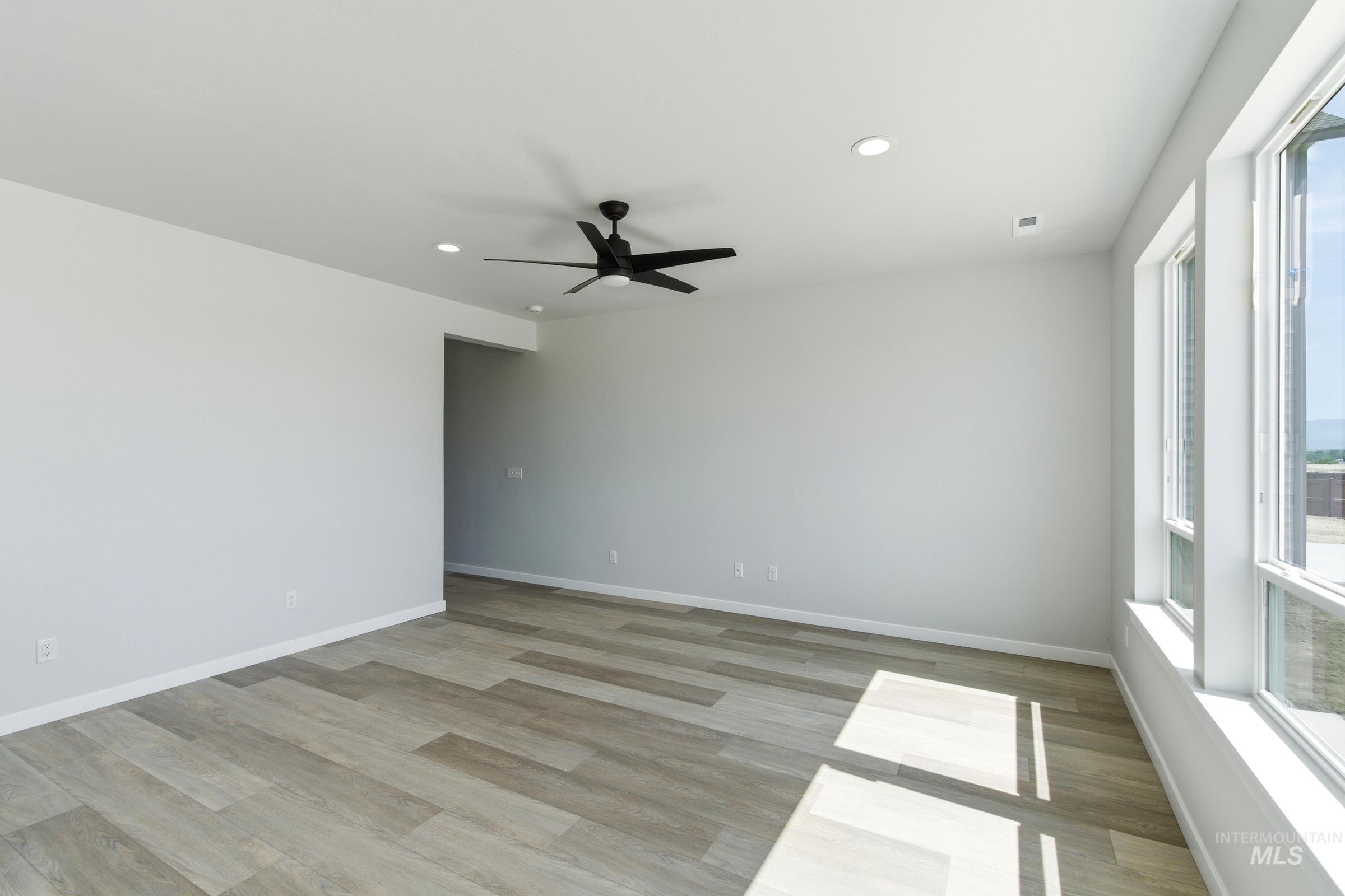 2138 S Border Way, Meridian, Idaho 83642, 3 Bedrooms, 2.5 Bathrooms, Residential For Sale, Price $478,990, 98981611