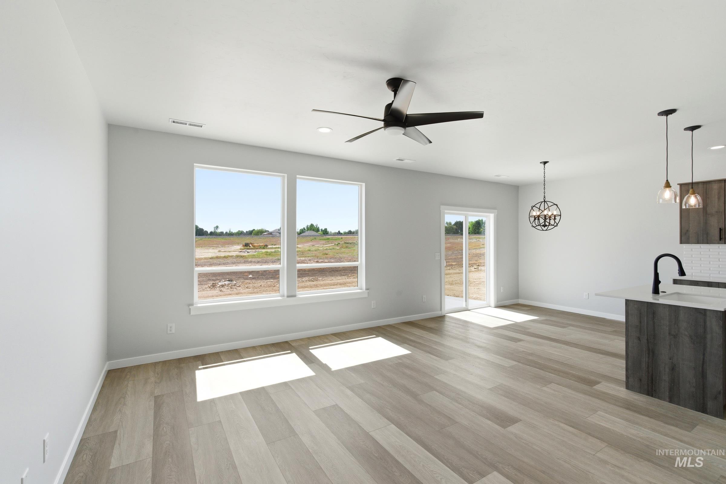2138 S Border Way, Meridian, Idaho 83642, 3 Bedrooms, 2.5 Bathrooms, Residential For Sale, Price $478,990, 98981611