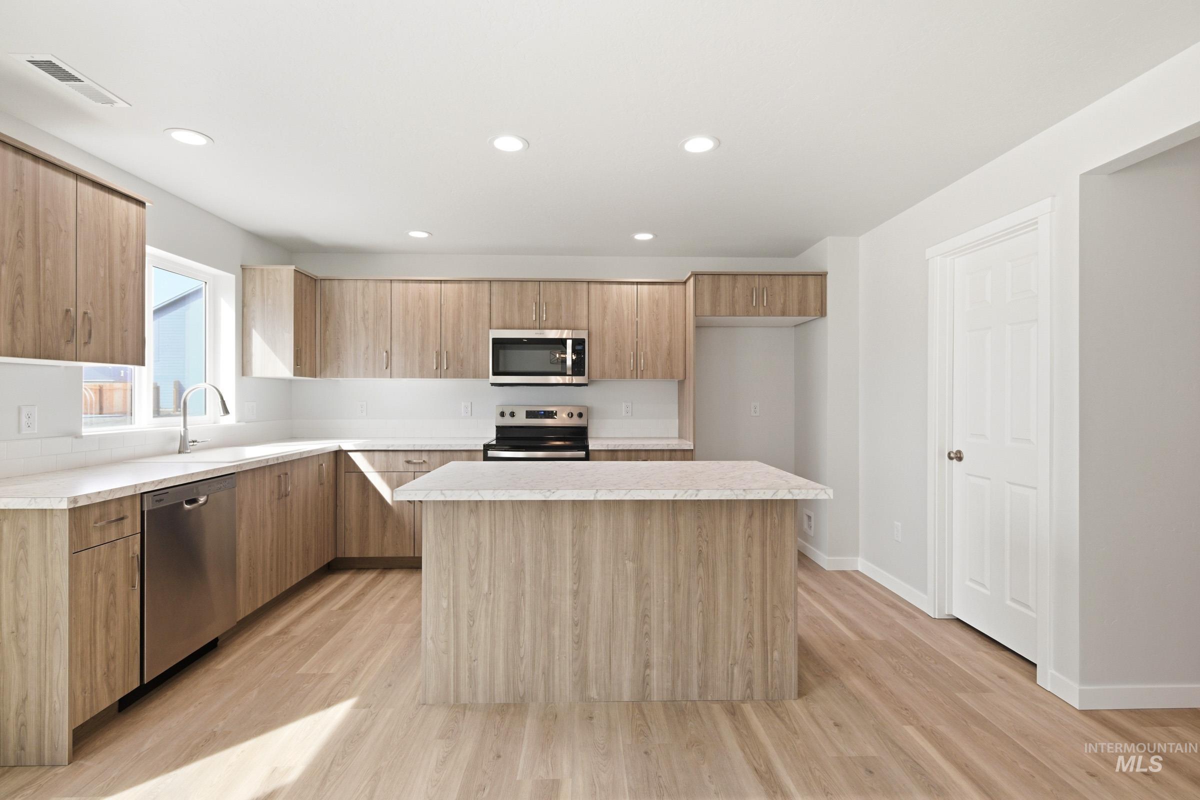 13697 Inman Ct, Caldwell, Idaho 83607, 4 Bedrooms, 2.5 Bathrooms, Residential For Sale, Price $459,990, 98981614