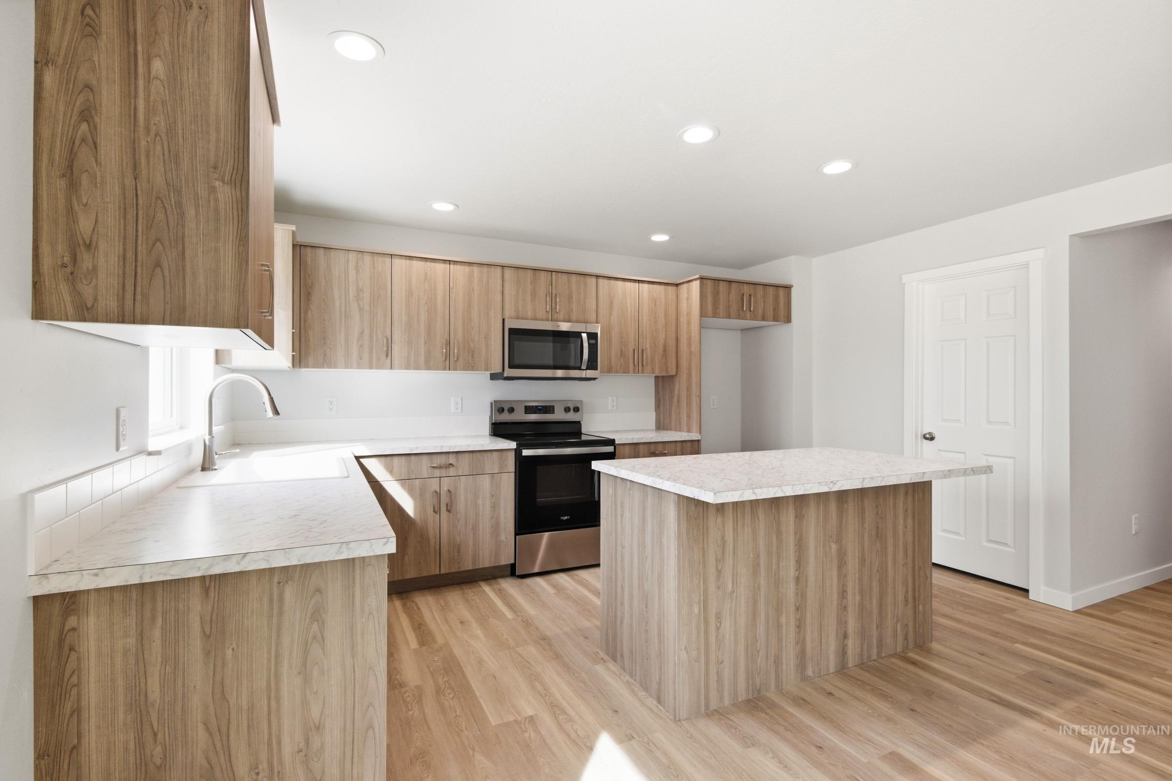 13697 Inman Ct, Caldwell, Idaho 83607, 4 Bedrooms, 2.5 Bathrooms, Residential For Sale, Price $459,990, 98981614