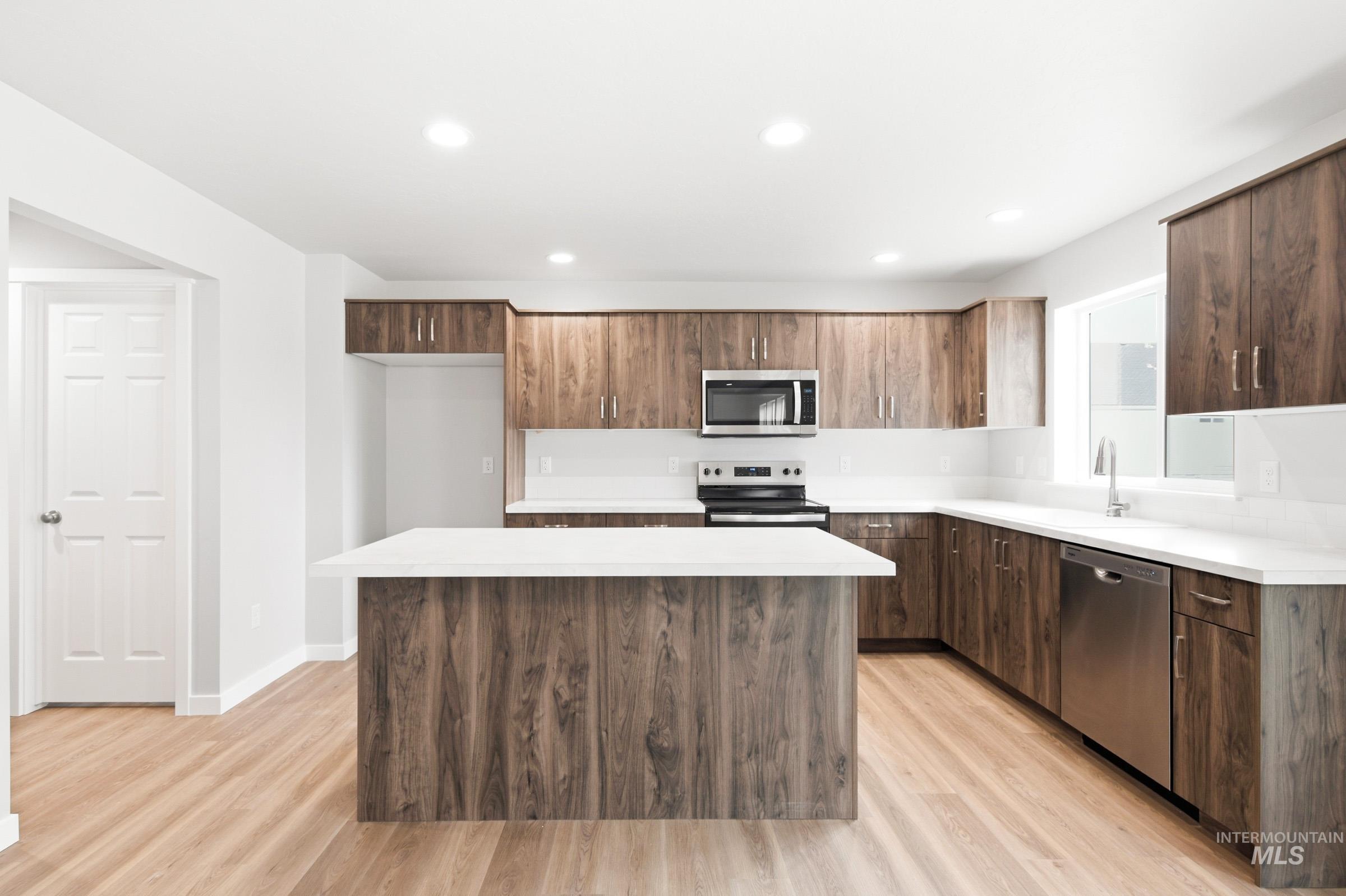 13681 Inman Ct, Caldwell, Idaho 83607, 5 Bedrooms, 3 Bathrooms, Residential For Sale, Price $479,990, 98981615