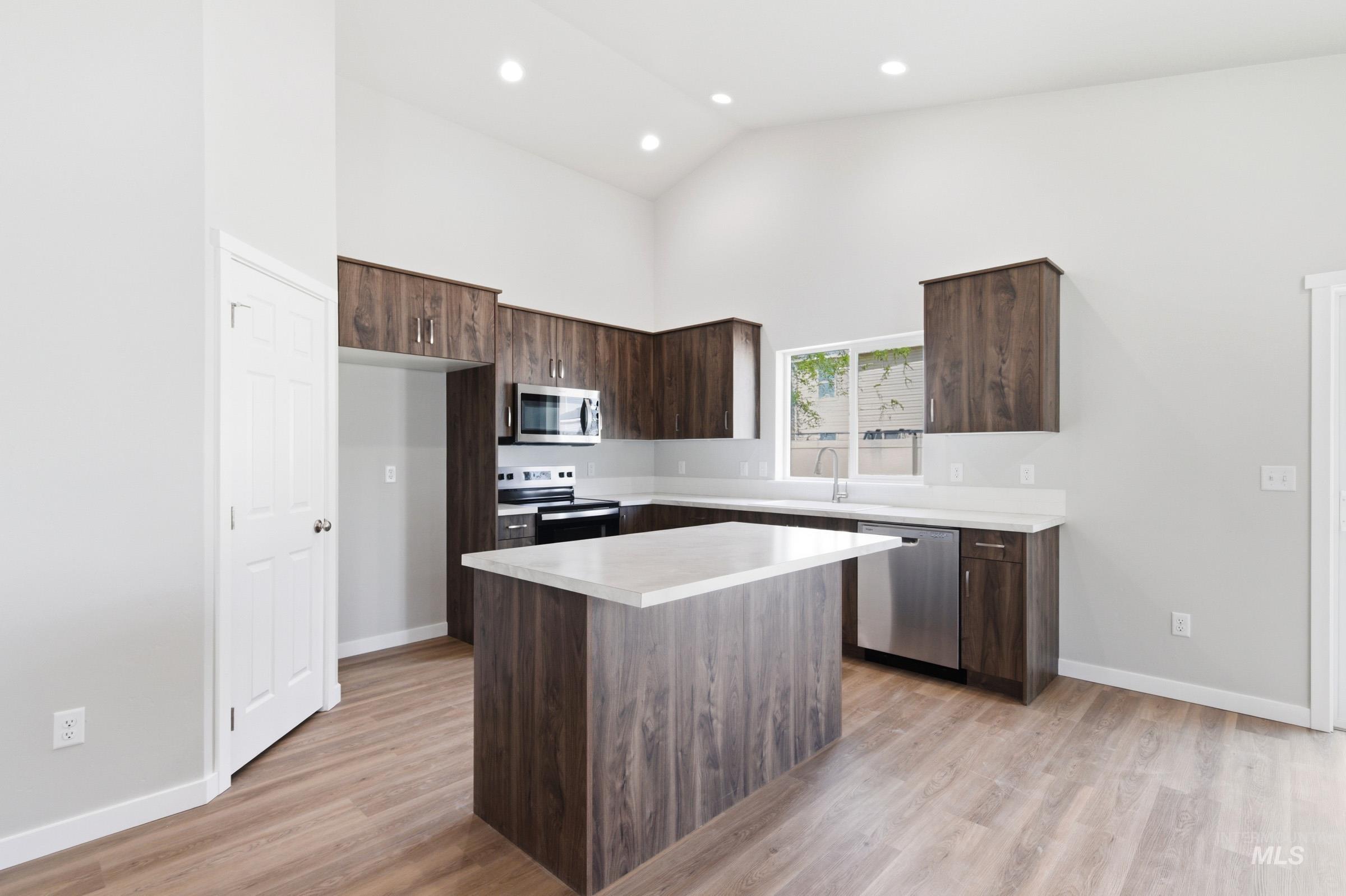 13734 Redway Ct, Caldwell, Idaho 83607, 4 Bedrooms, 2 Bathrooms, Residential For Sale, Price $439,990, 98981616