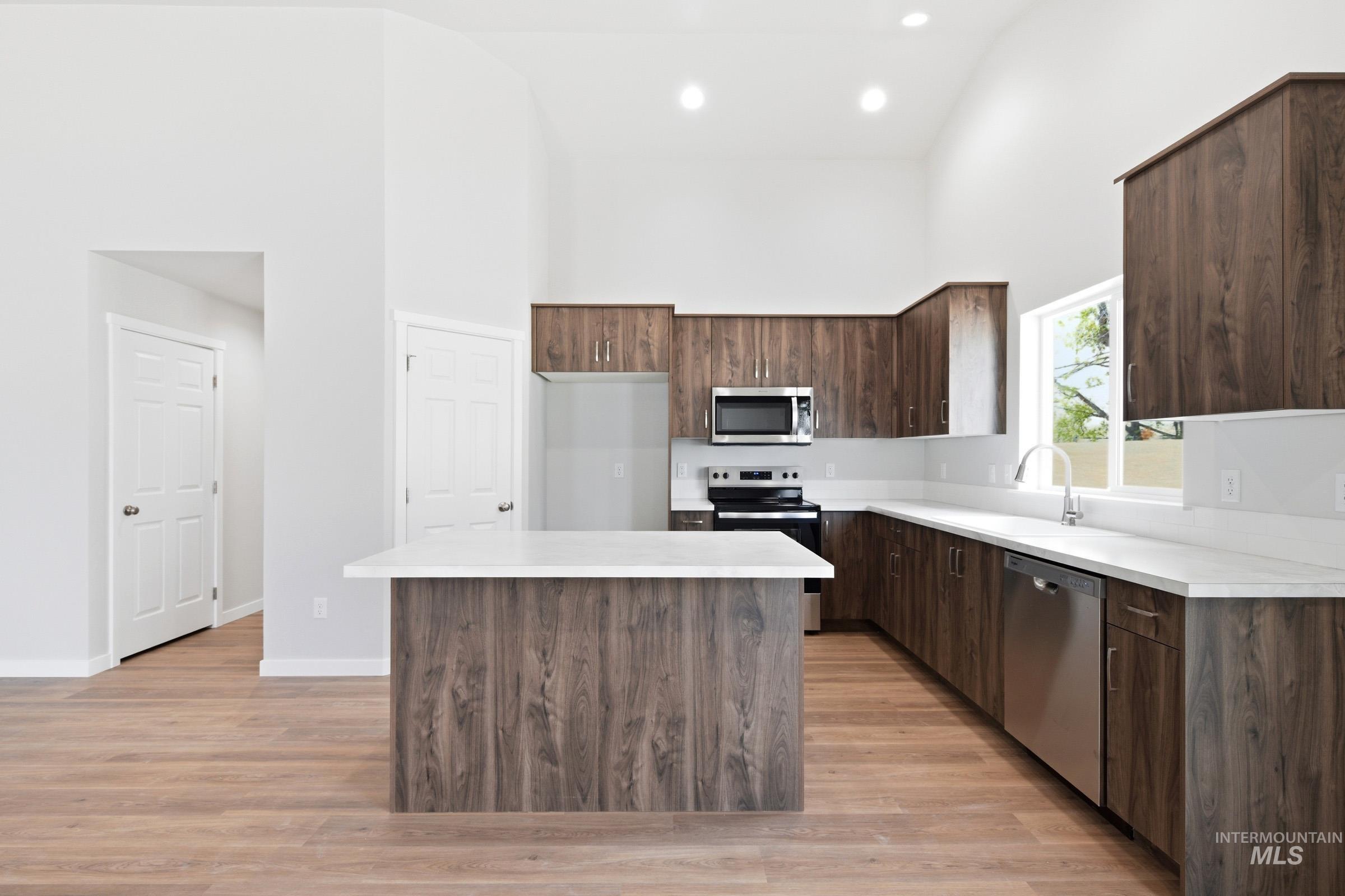 13734 Redway Ct, Caldwell, Idaho 83607, 4 Bedrooms, 2 Bathrooms, Residential For Sale, Price $439,990, 98981616