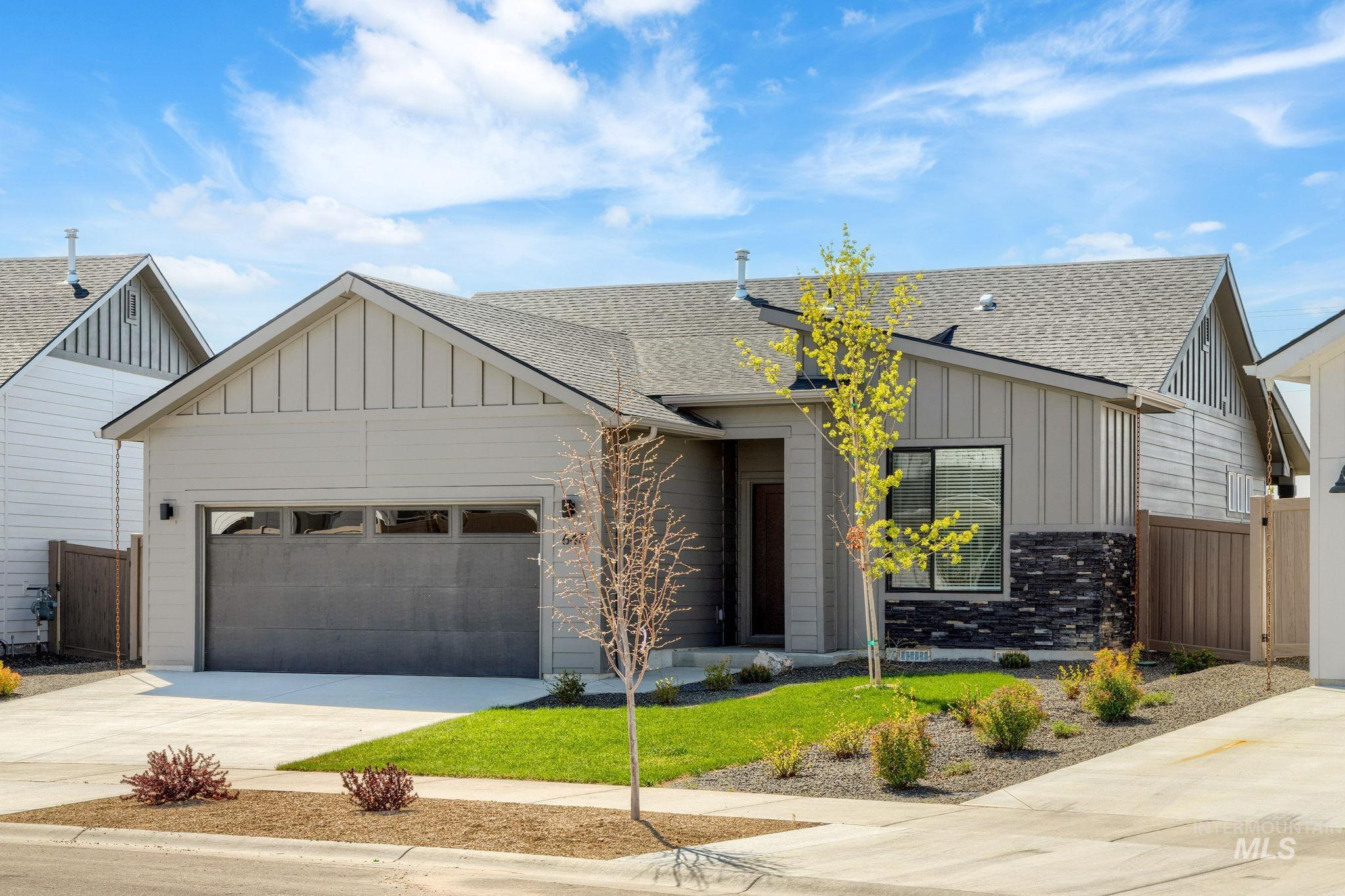 6471 S Banded Eagle Way, Boise, Idaho 83709, 3 Bedrooms, 2 Bathrooms, Residential For Sale, Price $469,900, 98981617