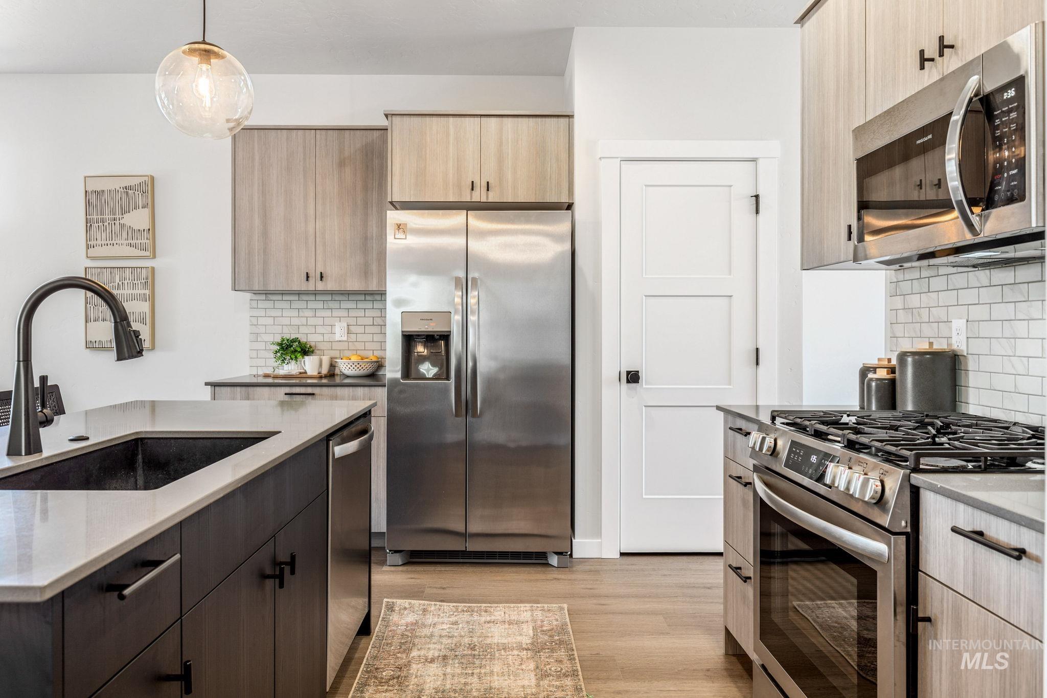 6471 S Banded Eagle Way, Boise, Idaho 83709, 3 Bedrooms, 2 Bathrooms, Residential For Sale, Price $469,900, 98981617