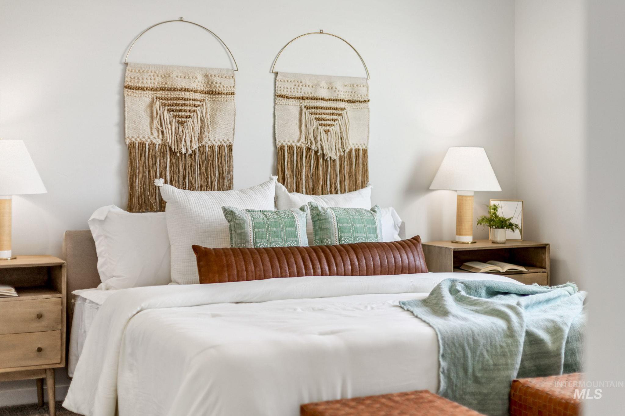 6471 S Banded Eagle Way, Boise, Idaho 83709, 3 Bedrooms, 2 Bathrooms, Residential For Sale, Price $469,900, 98981617