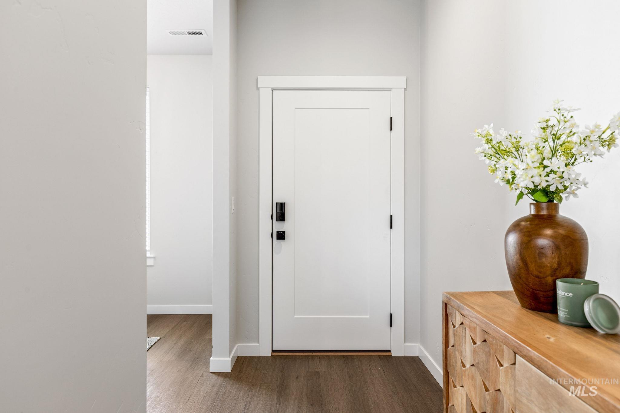 6471 S Banded Eagle Way, Boise, Idaho 83709, 3 Bedrooms, 2 Bathrooms, Residential For Sale, Price $469,900, 98981617