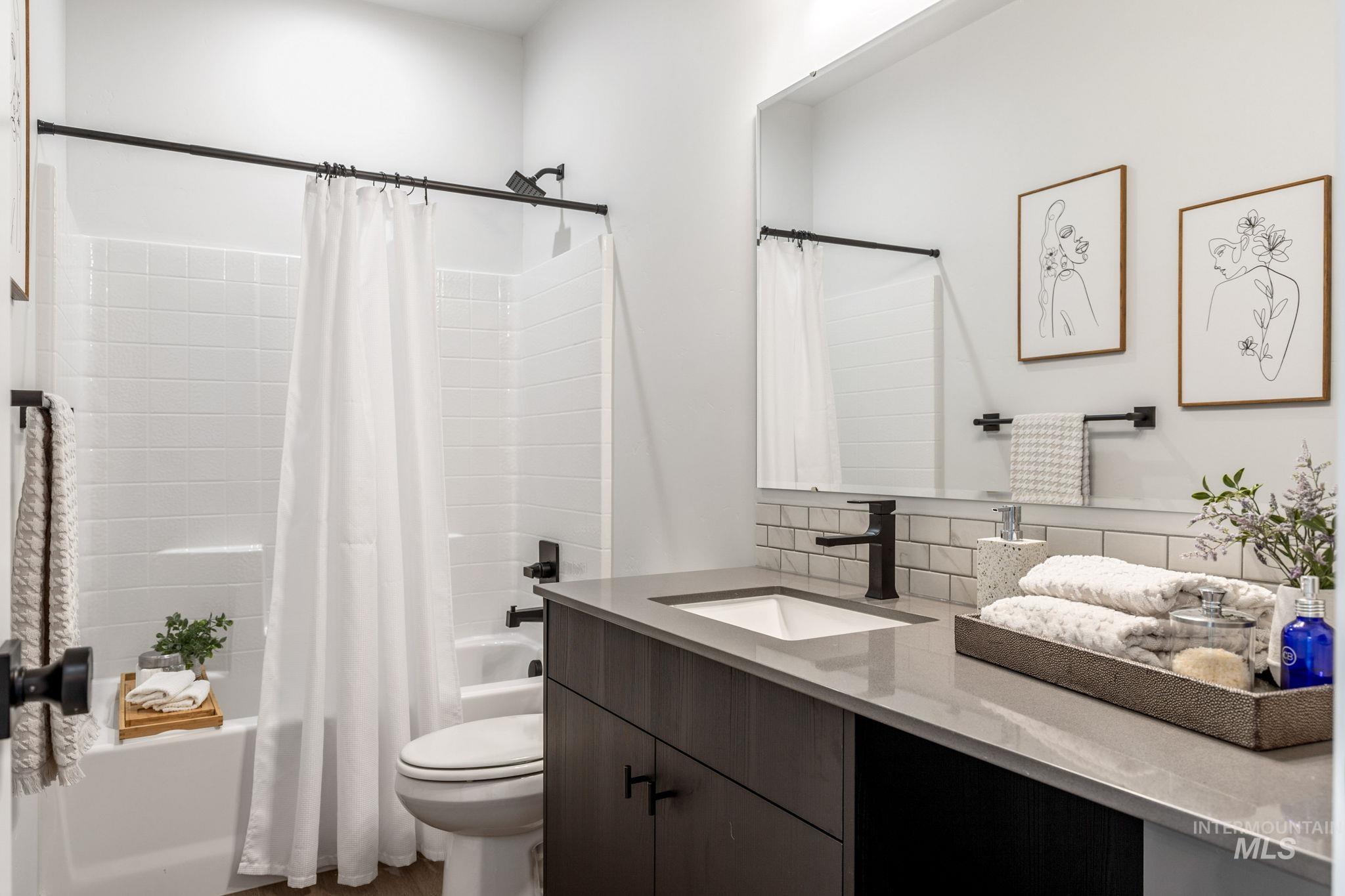 6471 S Banded Eagle Way, Boise, Idaho 83709, 3 Bedrooms, 2 Bathrooms, Residential For Sale, Price $469,900, 98981617