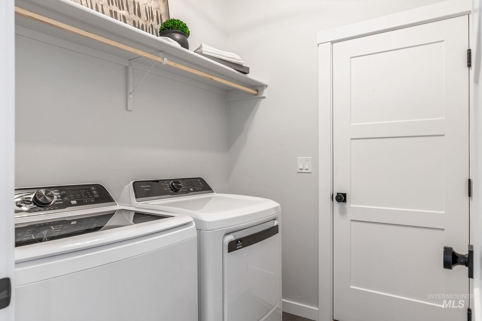 6471 S Banded Eagle Way, Boise, Idaho 83709, 3 Bedrooms, 2 Bathrooms, Residential For Sale, Price $469,900, 98981617