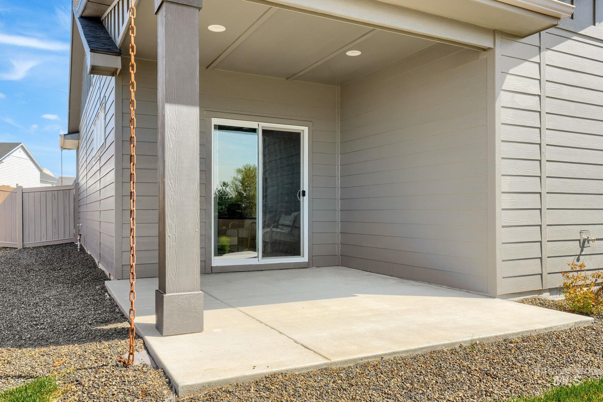 6471 S Banded Eagle Way, Boise, Idaho 83709, 3 Bedrooms, 2 Bathrooms, Residential For Sale, Price $469,900, 98981617