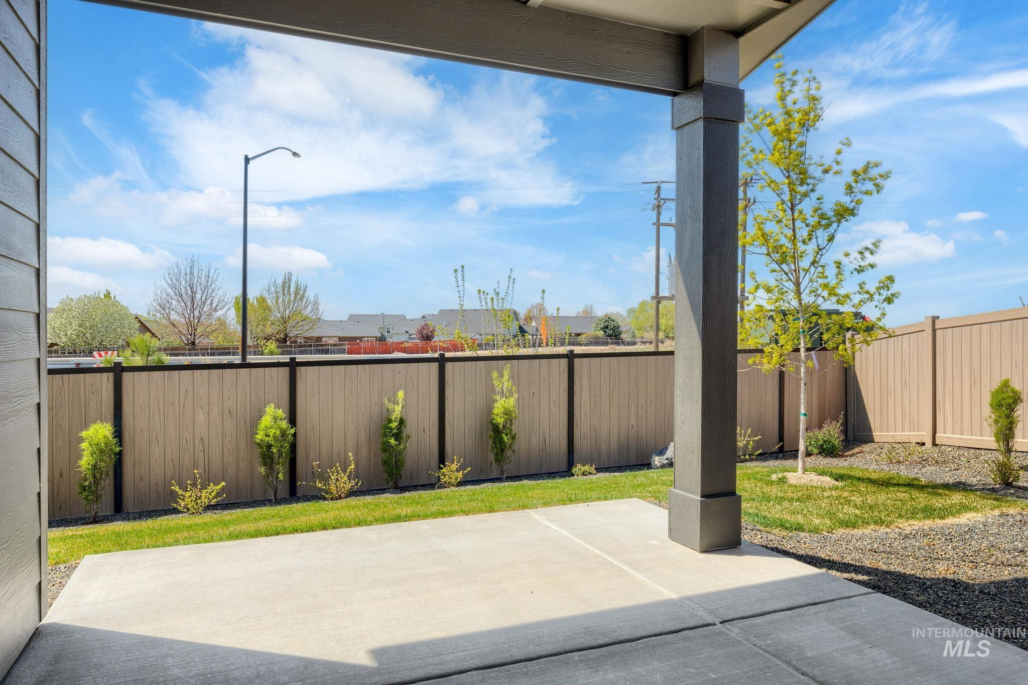 6471 S Banded Eagle Way, Boise, Idaho 83709, 3 Bedrooms, 2 Bathrooms, Residential For Sale, Price $469,900, 98981617