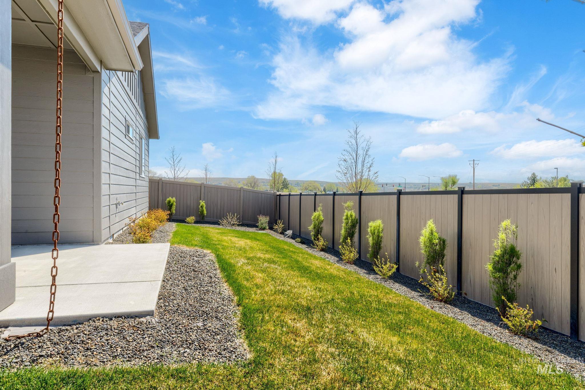 6471 S Banded Eagle Way, Boise, Idaho 83709, 3 Bedrooms, 2 Bathrooms, Residential For Sale, Price $469,900, 98981617