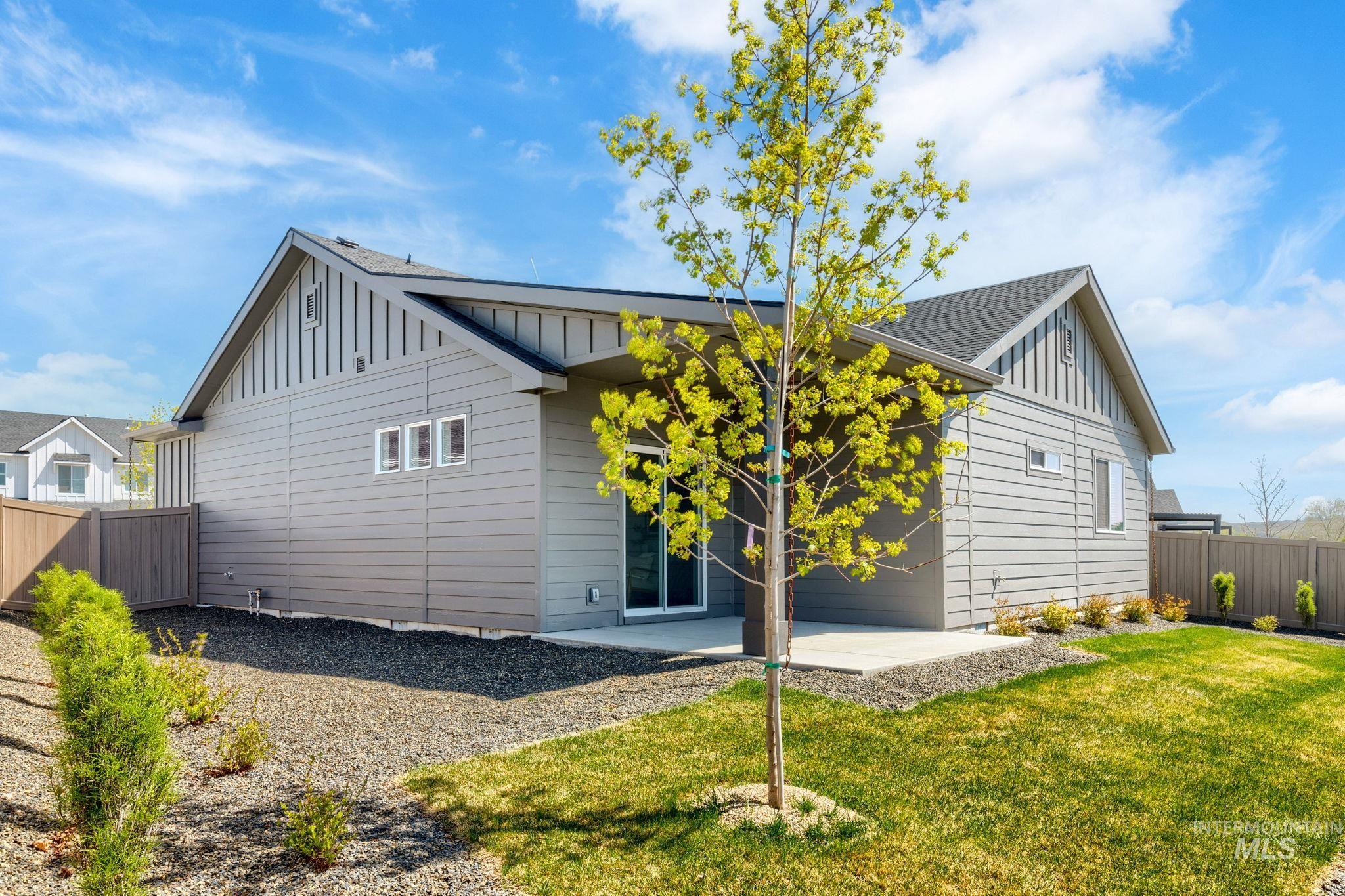 6471 S Banded Eagle Way, Boise, Idaho 83709, 3 Bedrooms, 2 Bathrooms, Residential For Sale, Price $469,900, 98981617