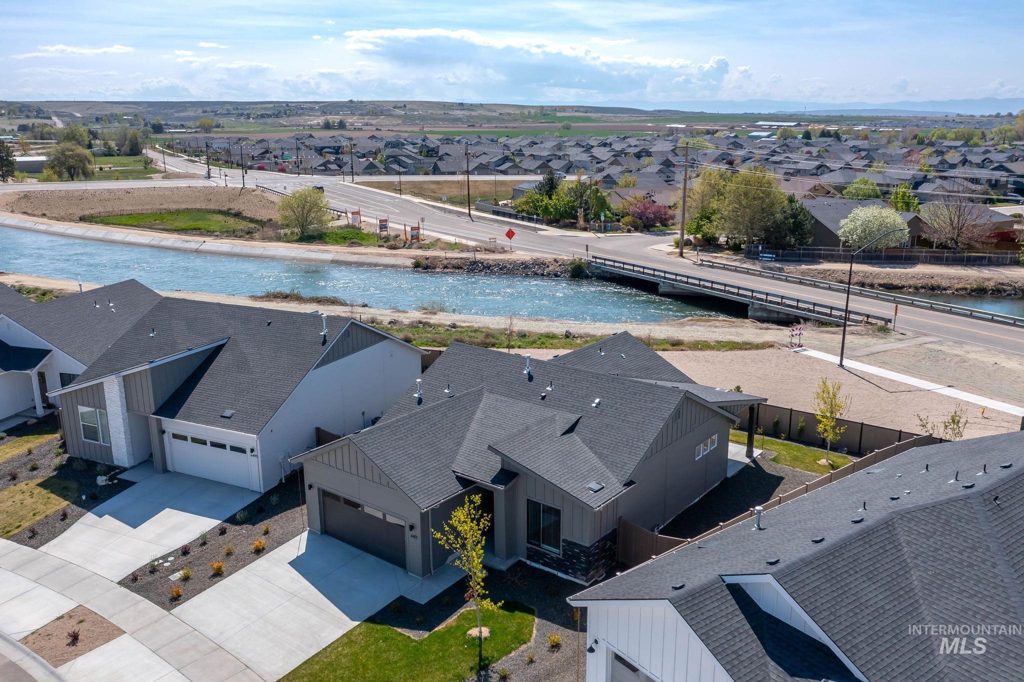 6471 S Banded Eagle Way, Boise, Idaho 83709, 3 Bedrooms, 2 Bathrooms, Residential For Sale, Price $469,900, 98981617